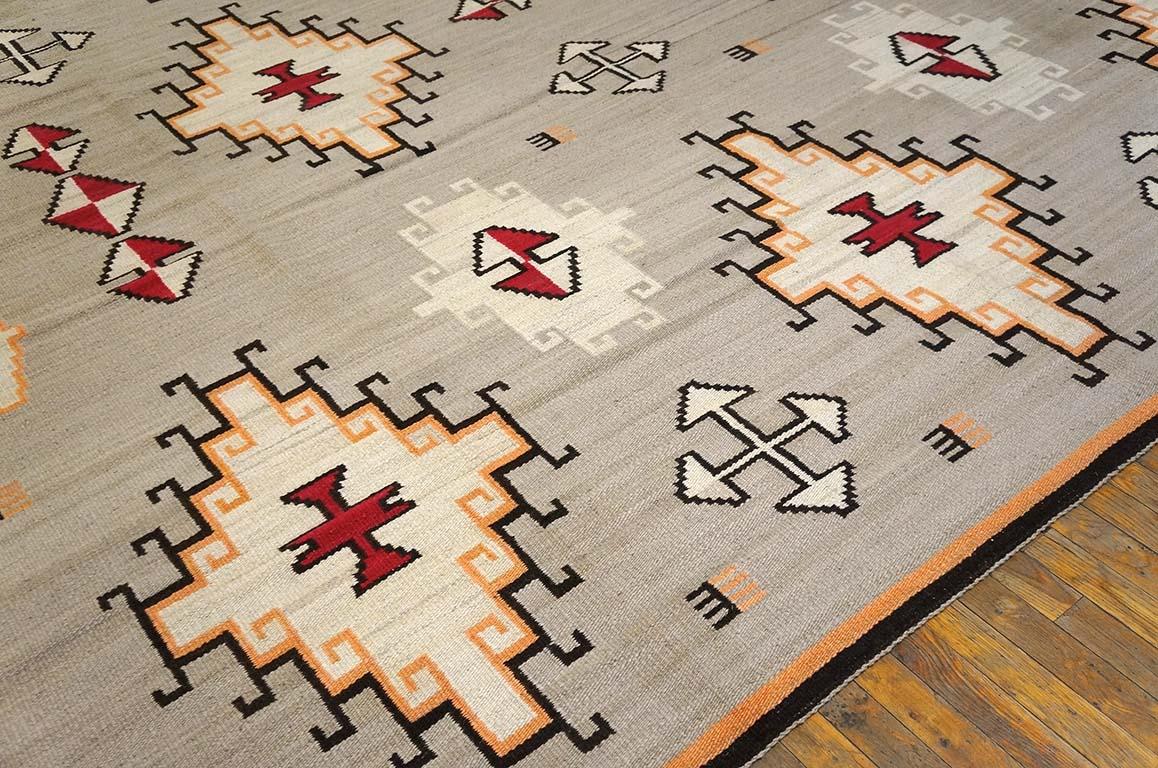 Indian Contemporary Handwoven Navajo Style Flat Weave Carpet (10' x 14' - 305 x 427 cm) For Sale