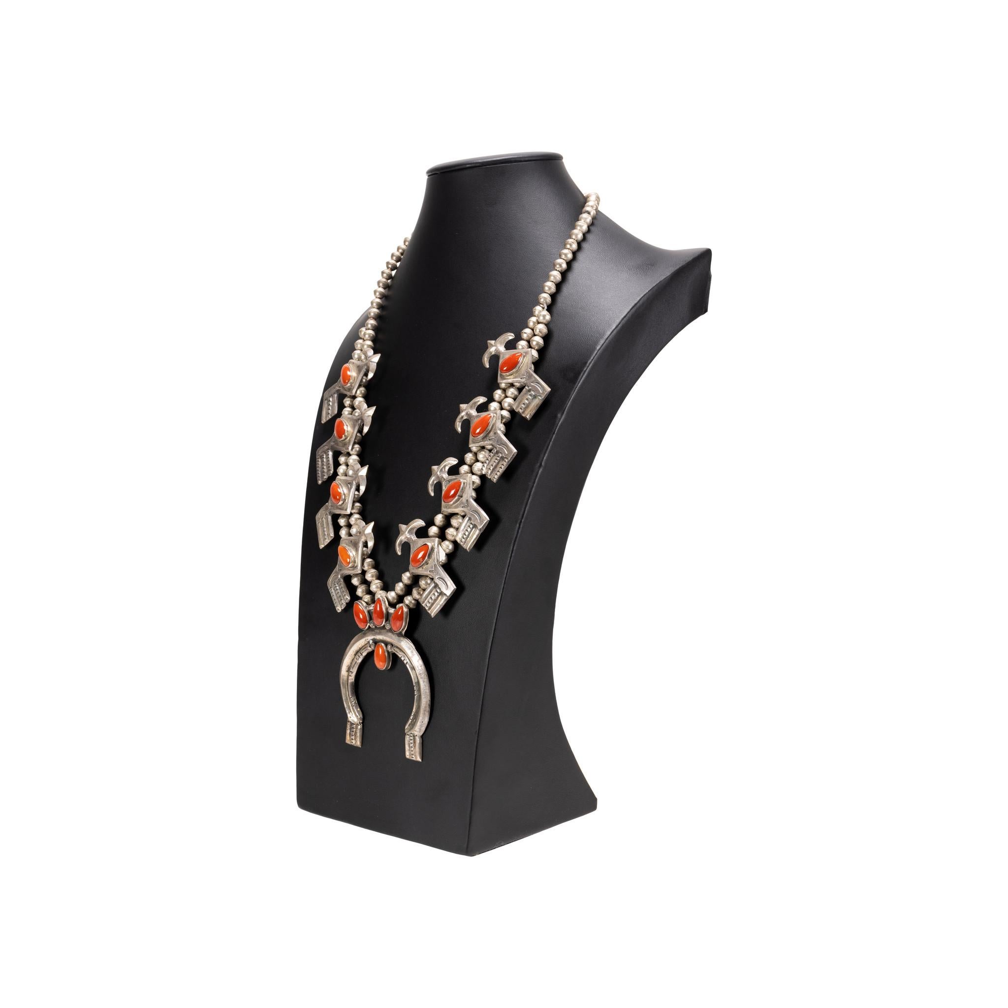 Nativo americano Navajo 12 Stone Coral Squash Blossom Necklace in vendita