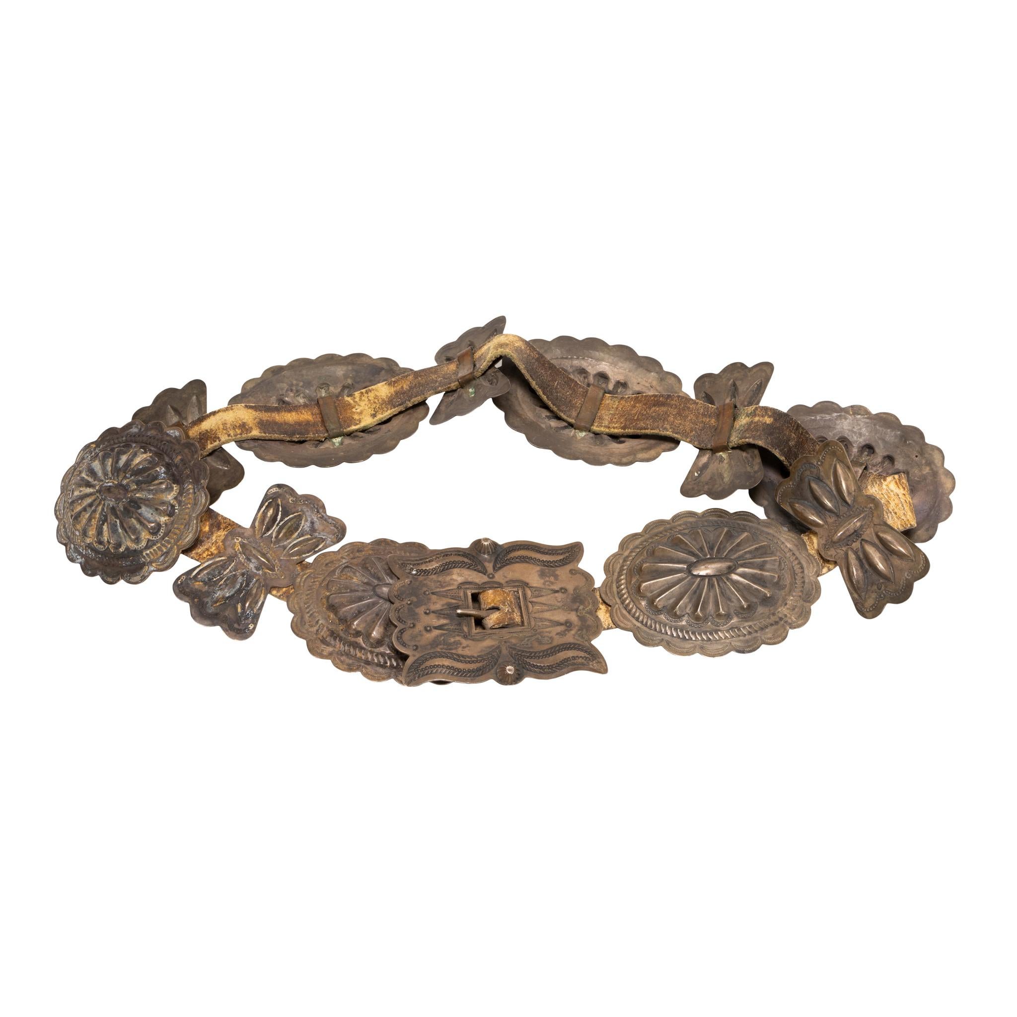 Navajo Antique Turn of the Century Concho Belt In Good Condition For Sale In Coeur d Alene, ID