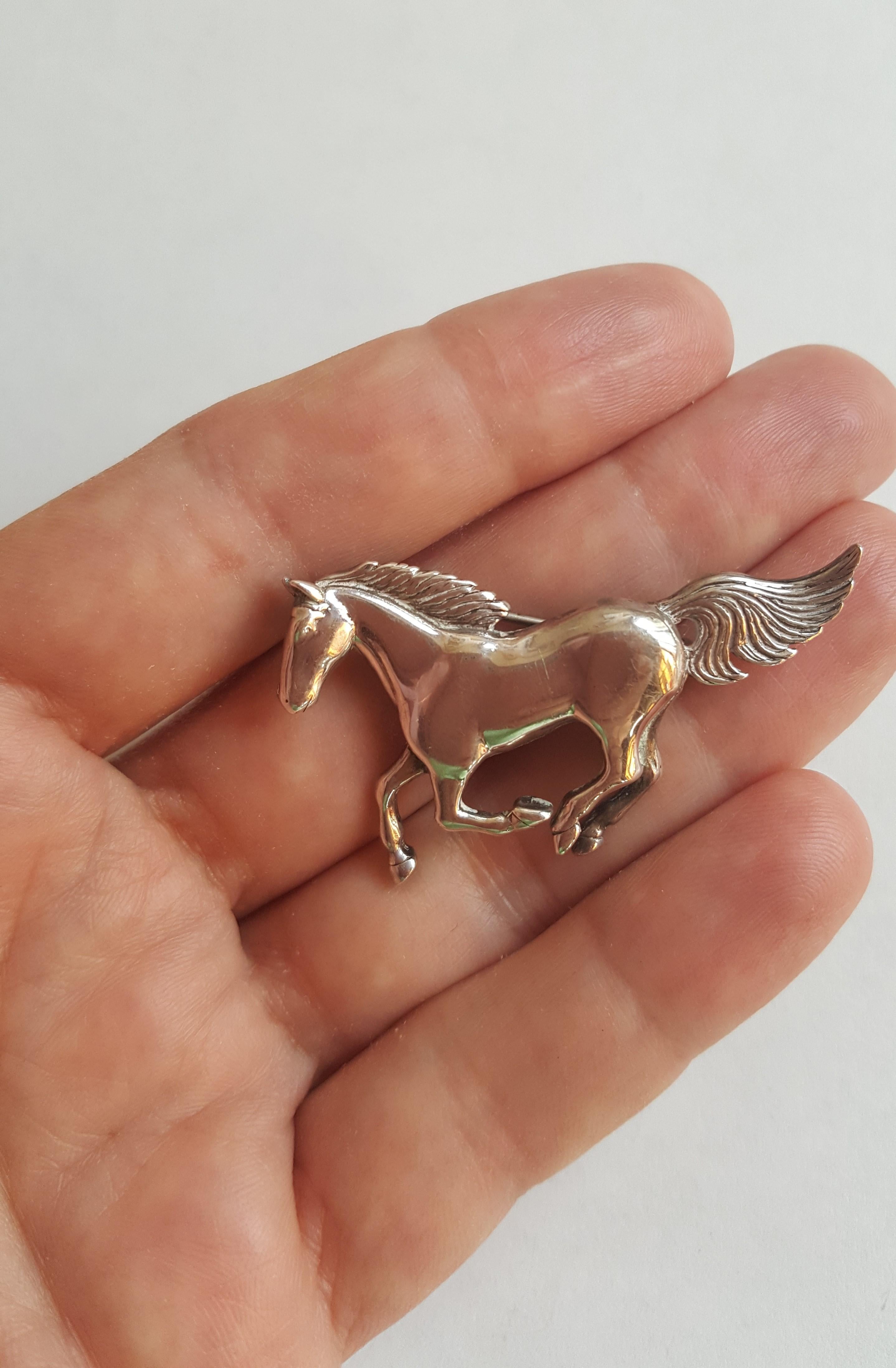 American Indian Navajo Artist Glen Sandoval Sterling Silver Horse Pin, 1 3/4 inches x 1 inch, 10.5 grams, Very Good Conditional, Beautiful Running Horse