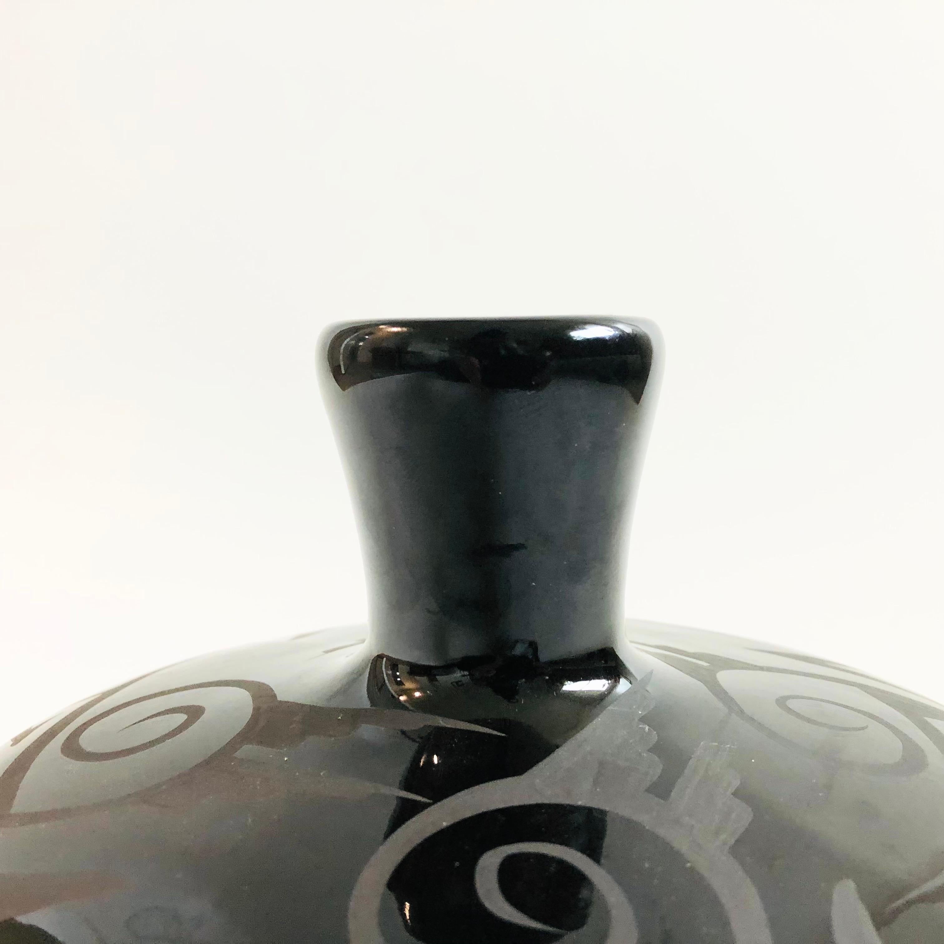 Navajo Black Pottery Vase In Good Condition In Fairfield, CA