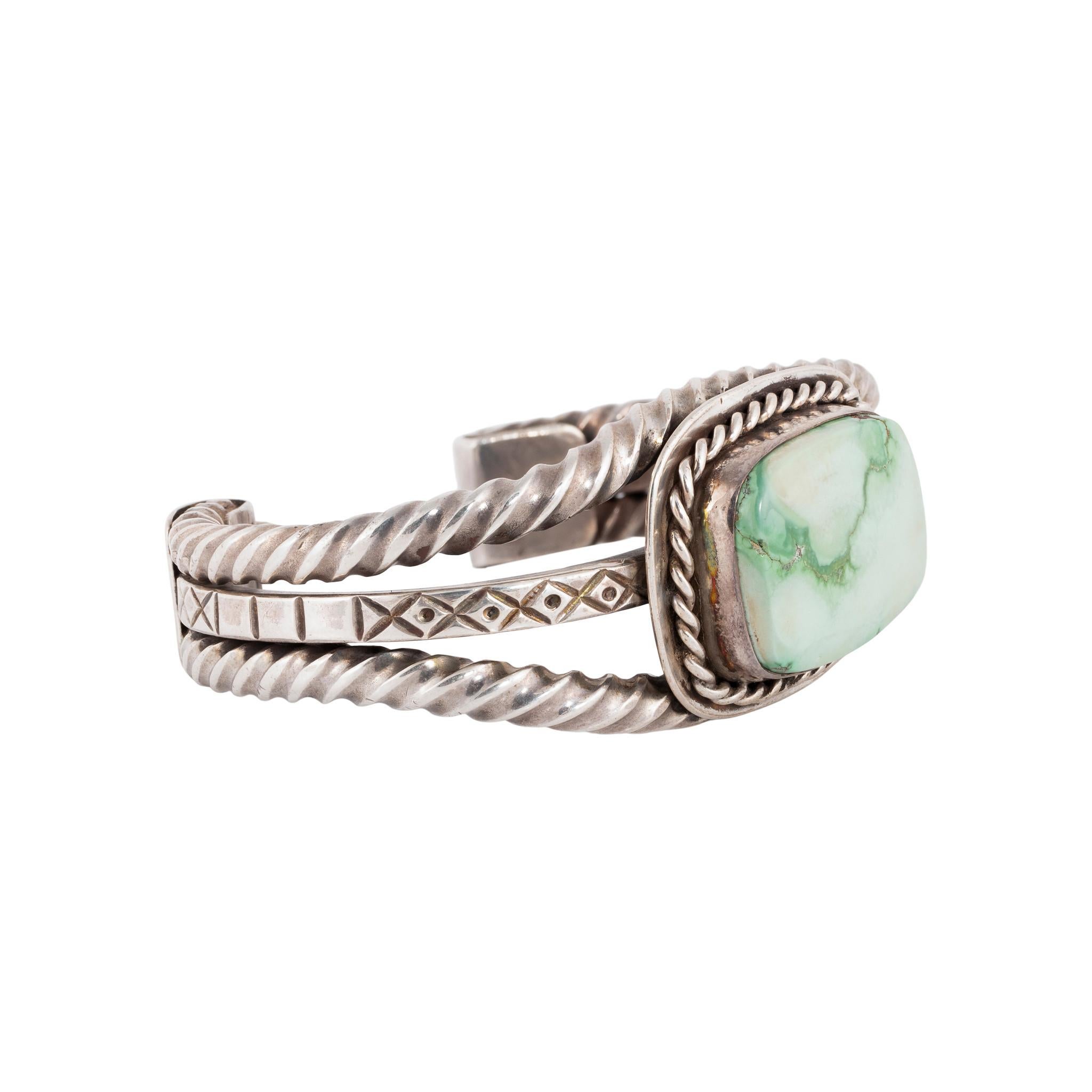 Taille carrée Bracelet manchette Navajo en Turquoise verte du lac de Carico en vente