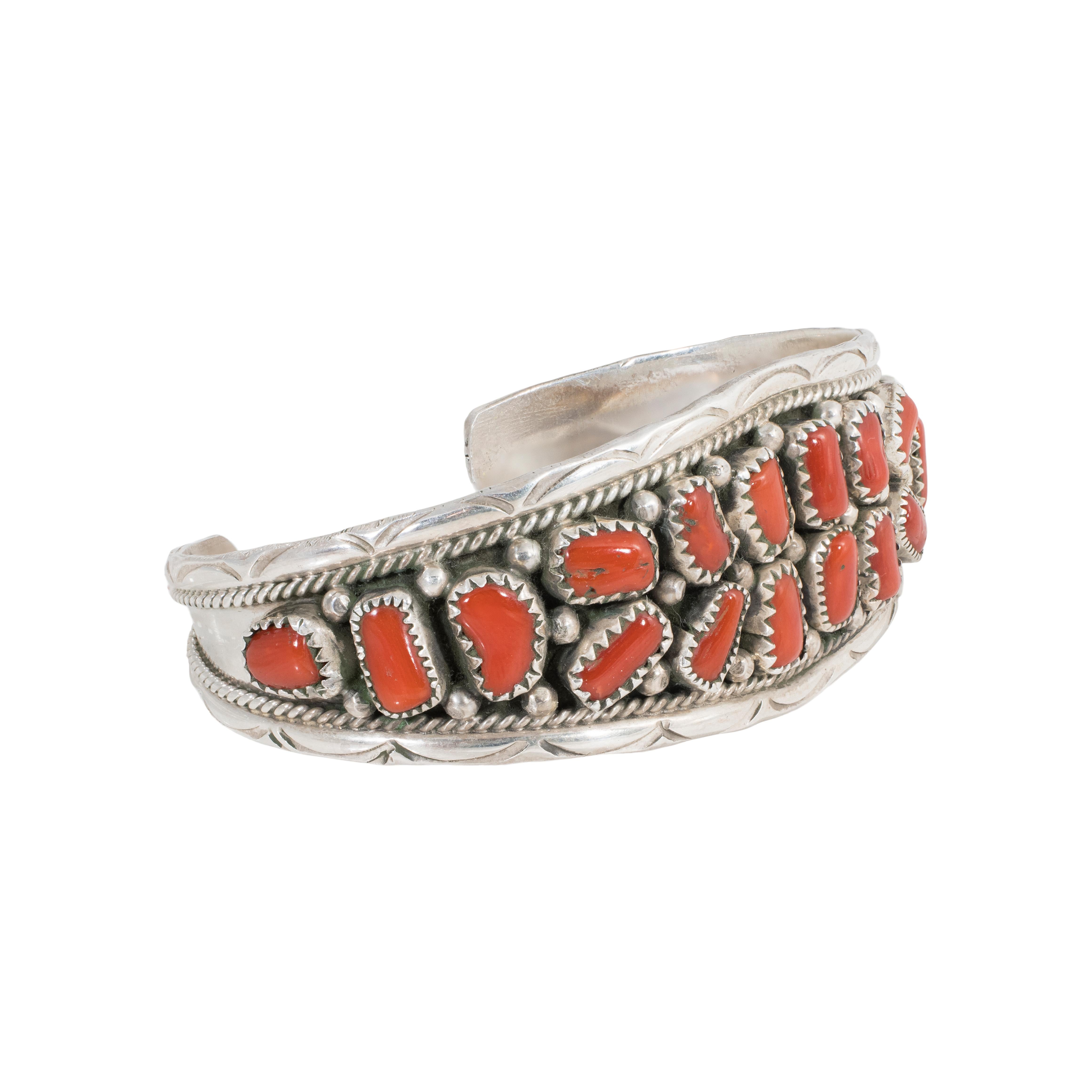 Navajo-Armband aus Koralle und Sterling (Alteuropäischer Brillantschliff) im Angebot