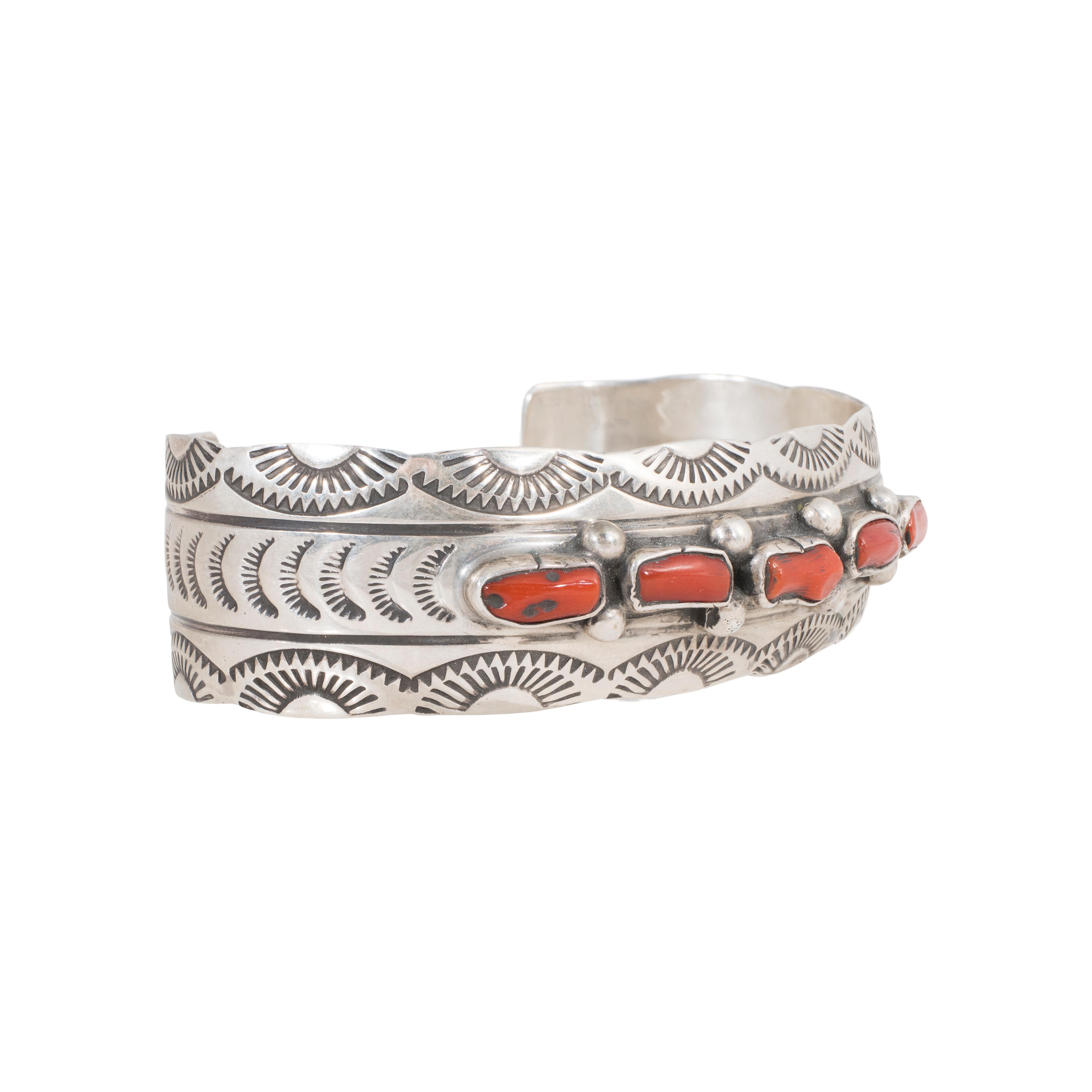 Navajo-Armband aus Koralle und Sterling im Zustand „Gut“ im Angebot in Coeur d Alene, ID
