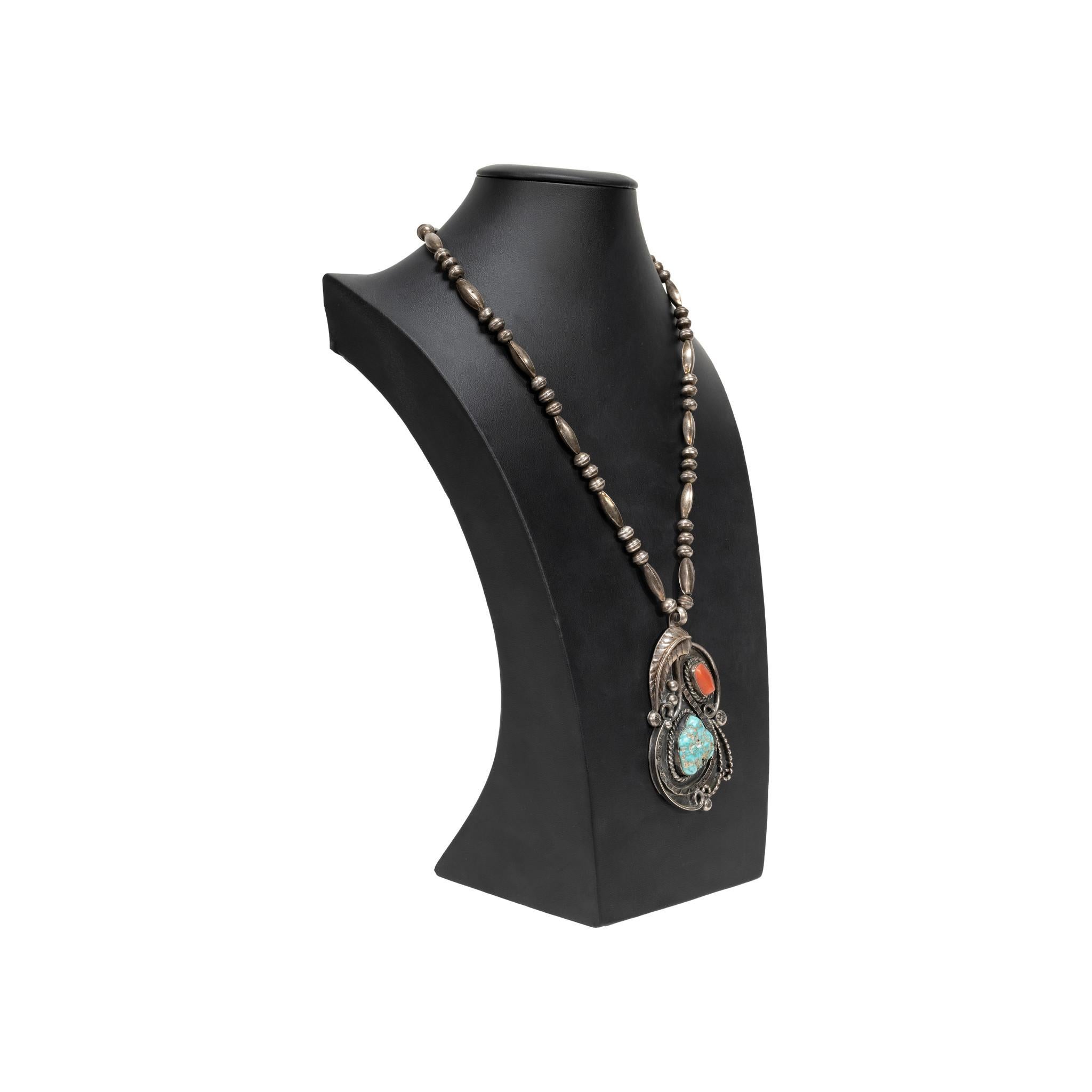 Navajo Coral and Turquoise Necklace In condizioni buone in vendita a Coeur d Alene, ID