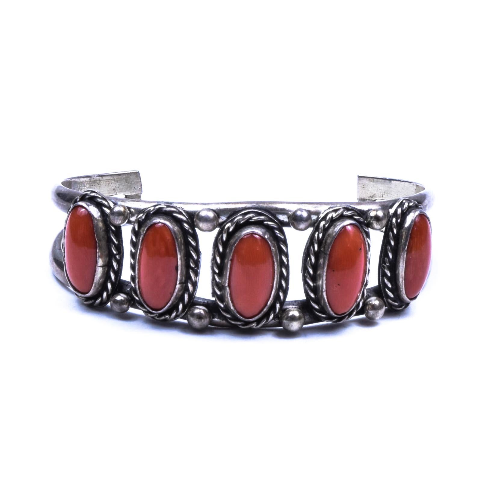 Navajo Coral Bracelet In Excellent Condition For Sale In Coeur d Alene, ID