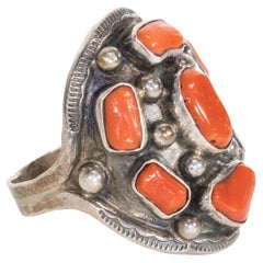 Anello a grappolo di corallo Navajo