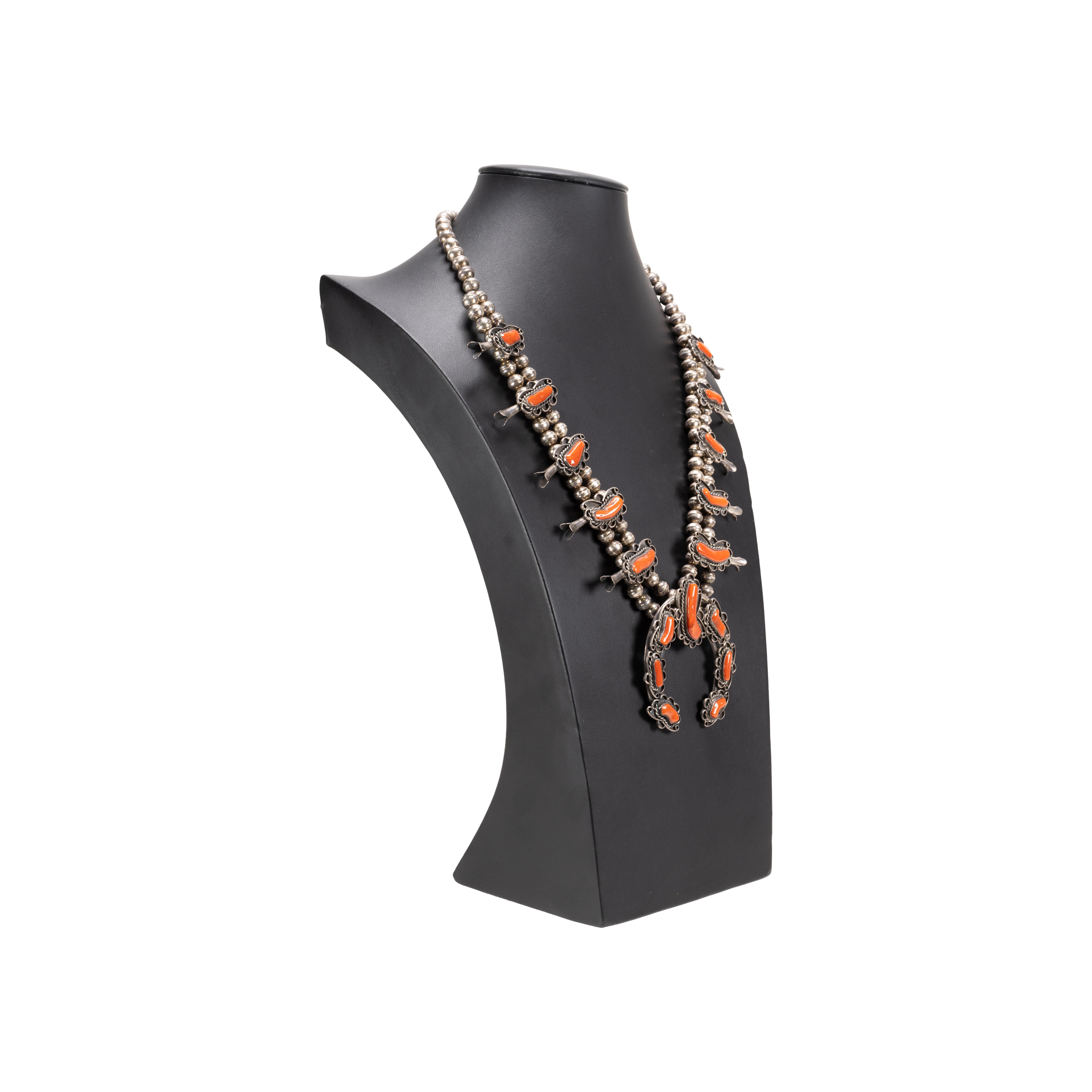 Navajo-Korallen-Kürbisblüten-Halskette und -Ohrringe Damen im Angebot