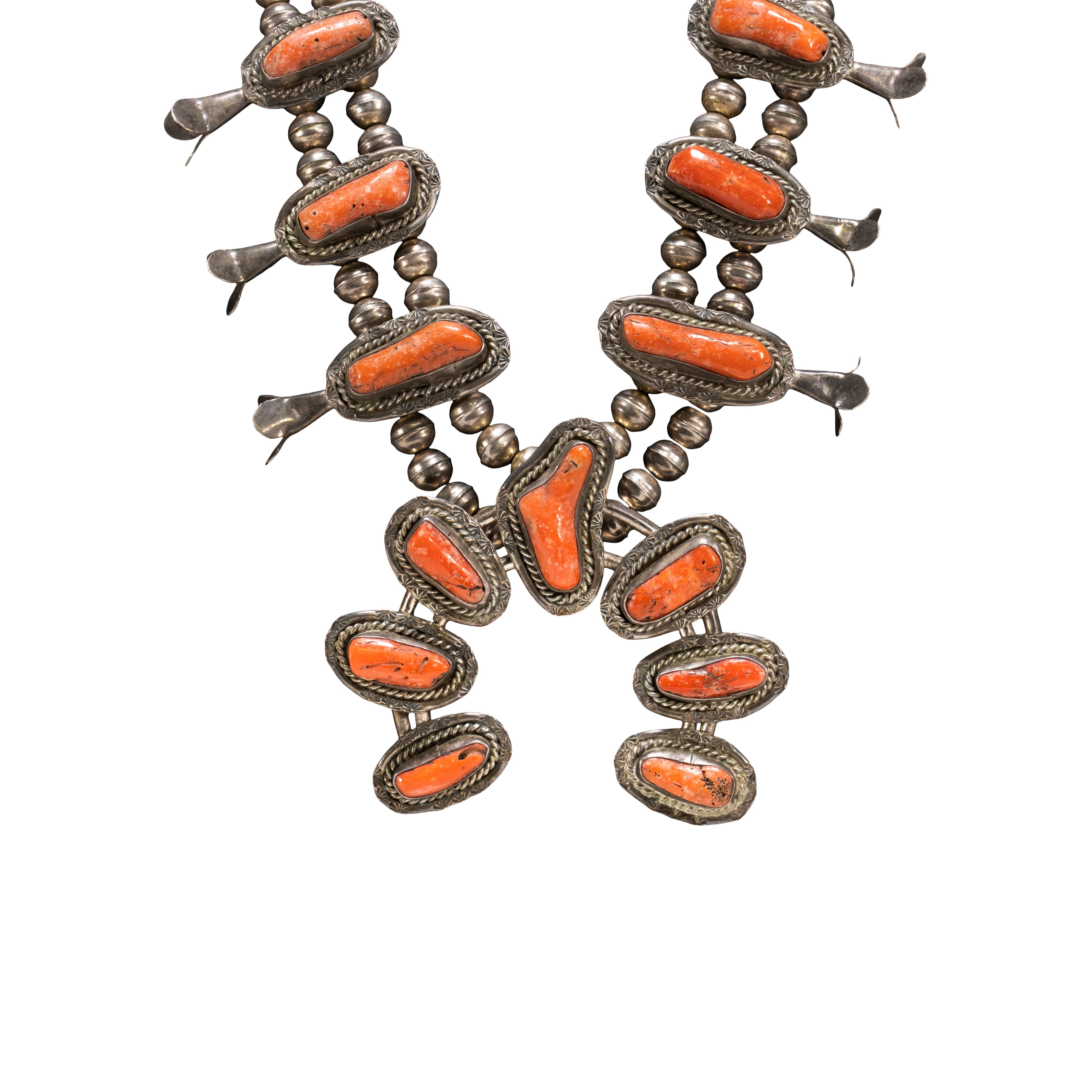 Navajo Koralle Squash Blossom Halskette (Alteuropäischer Brillantschliff) im Angebot