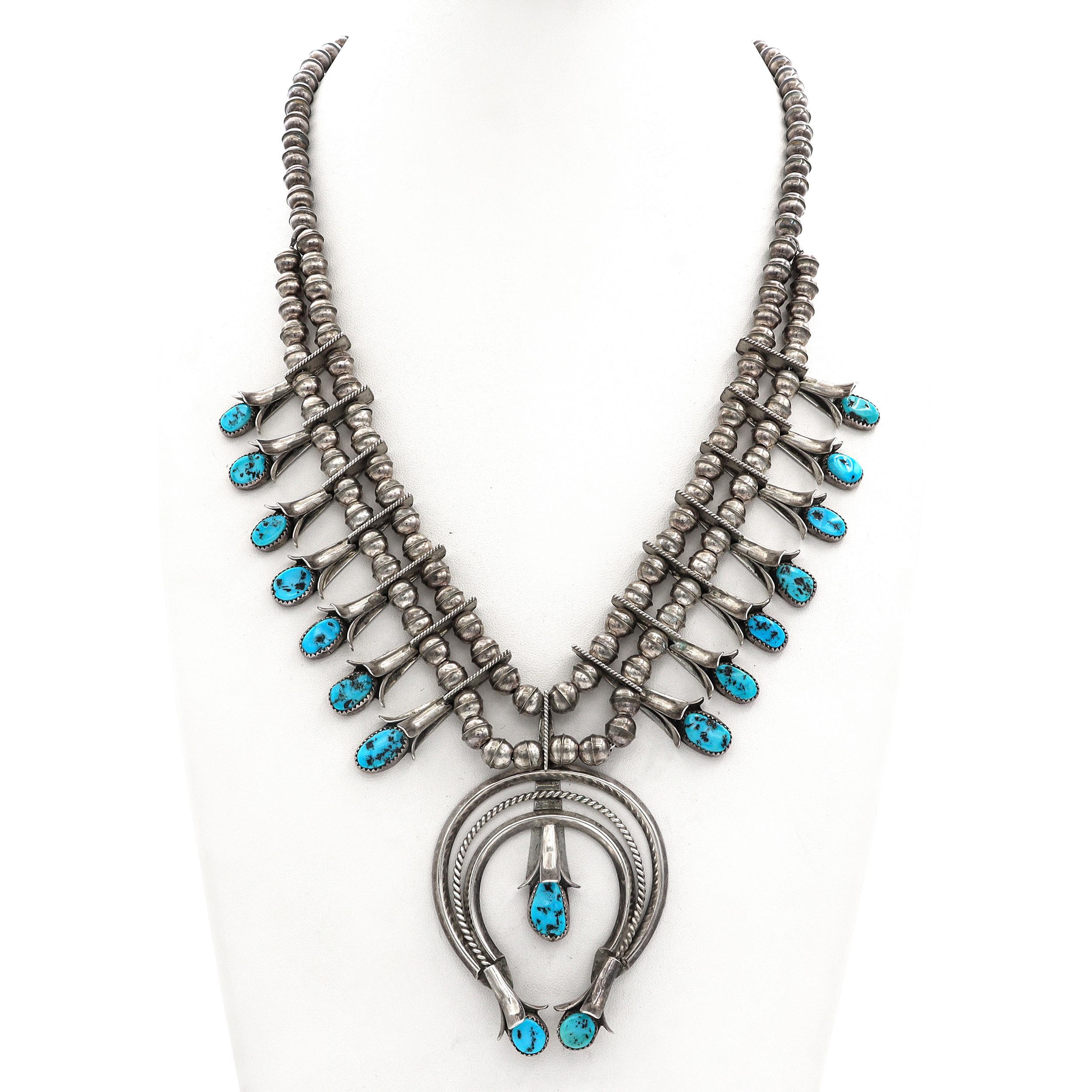 Cabochon Collana Navajo Doris Smallcanyon in argento sterling con fiori di squash in turchese in vendita