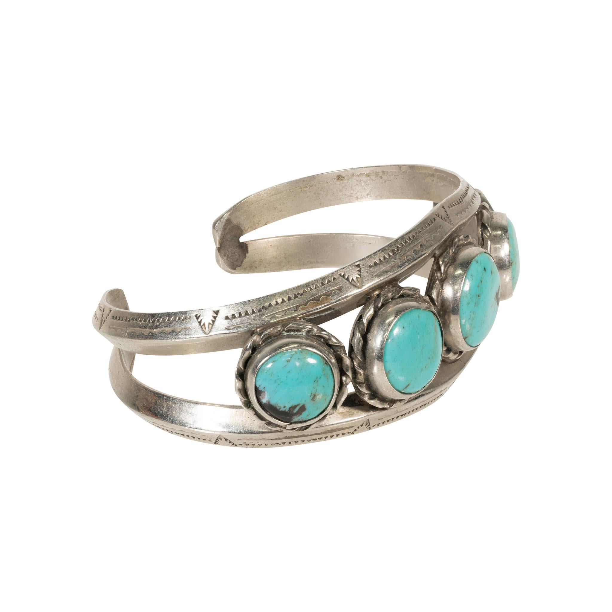 Taglio rotondo Bracciale Navajo con cinque pietre di turchese in vendita