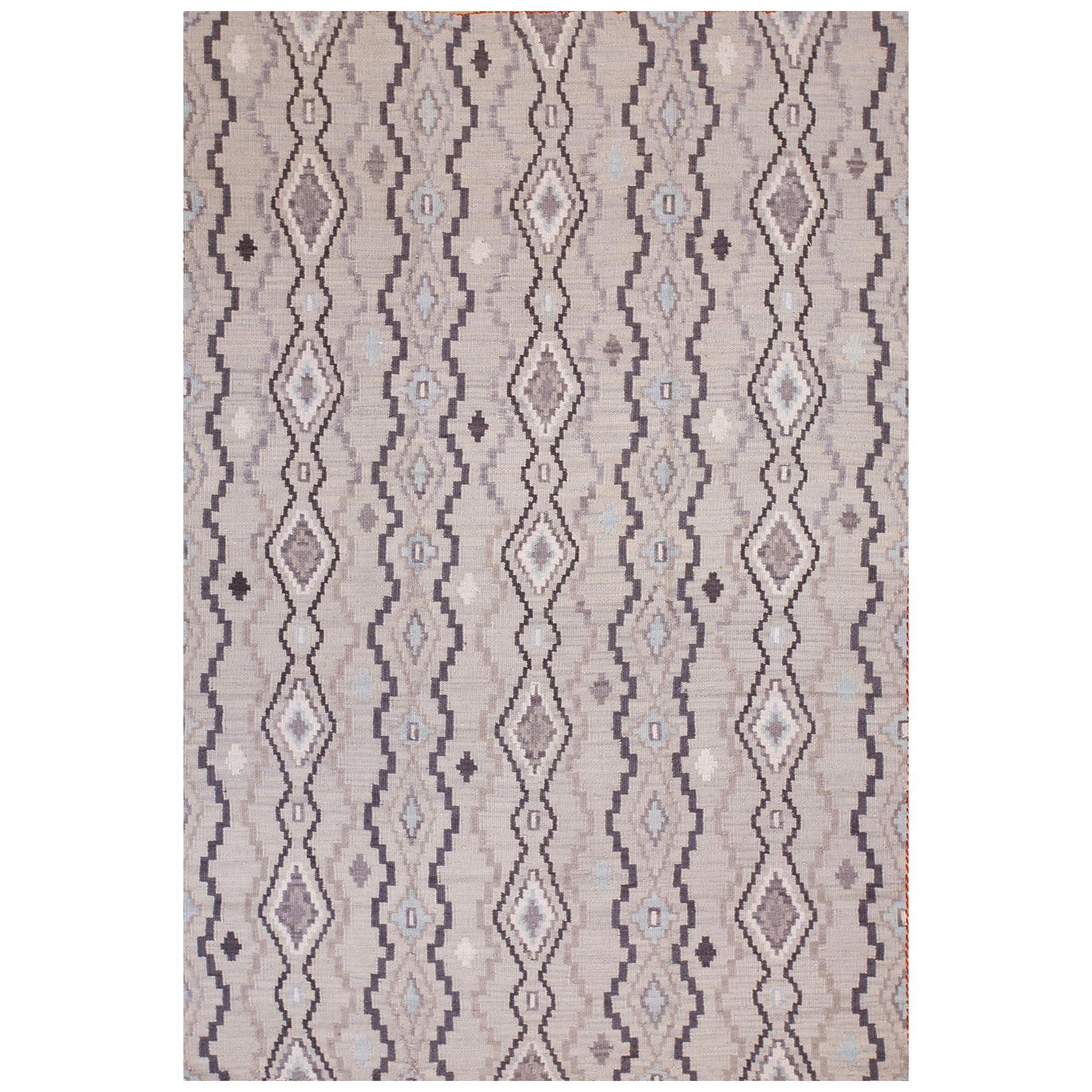 Contemporary Handwoven Navajo Style Flat Weave Carpet (6' x 9' - 183 x 274 cm) For Sale