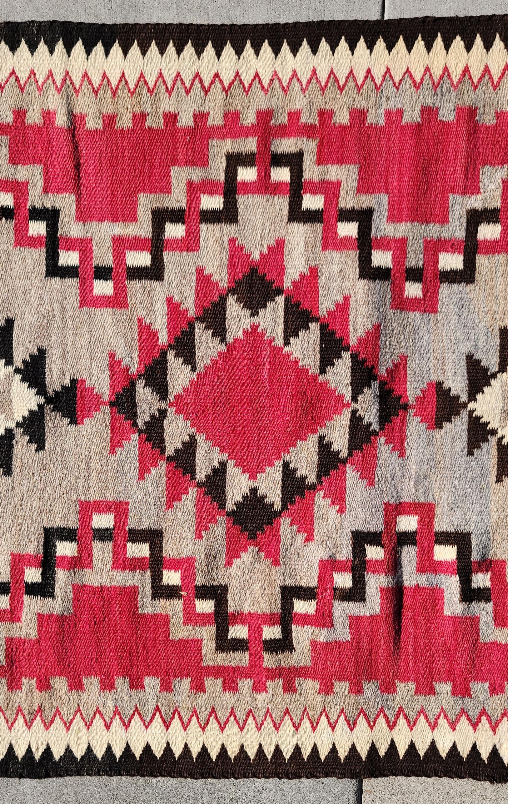 Navajo Ganado Geometrisch  Indische Weberei (Handgewebt) im Angebot