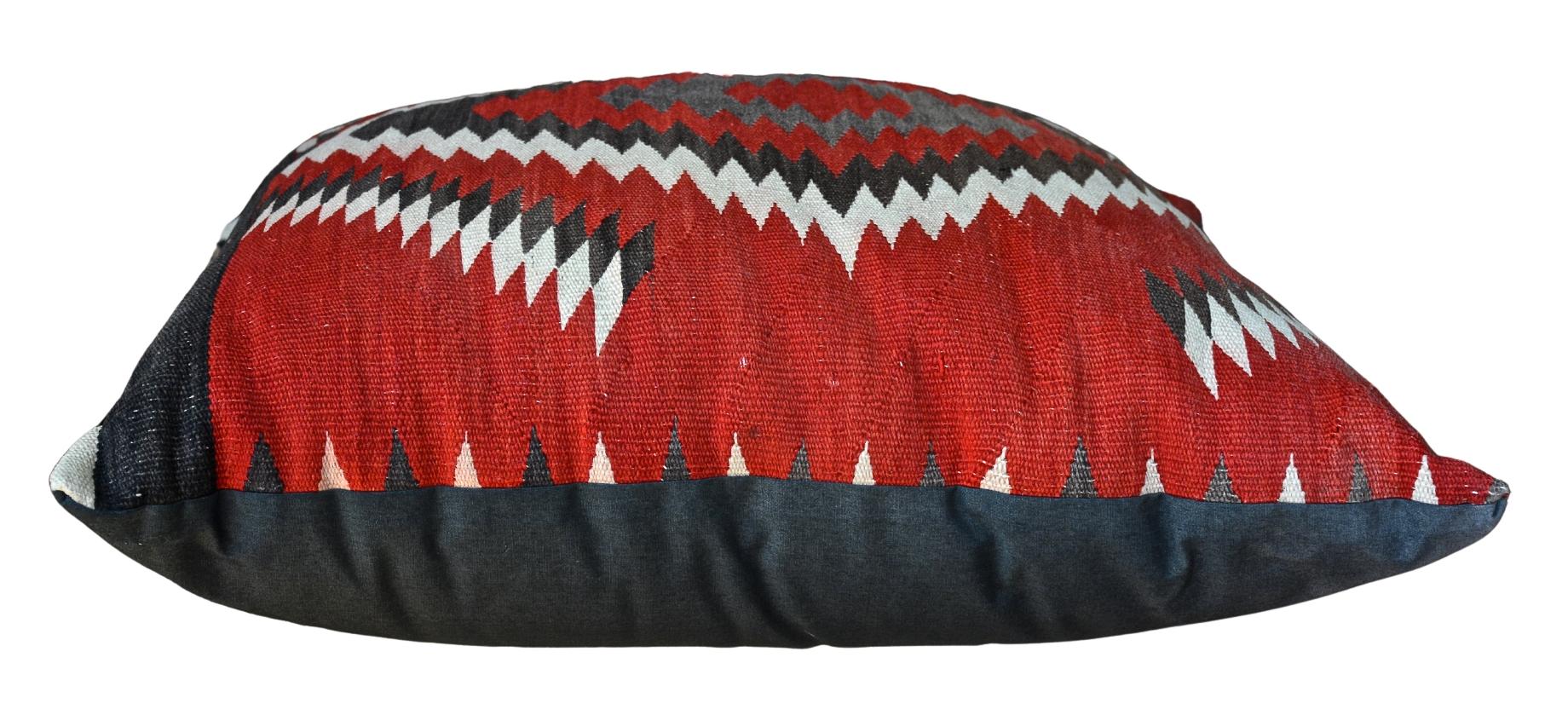 Navajo handgewebte Vintage Ganado Textil Bodenkissen, ca. 1940er Jahre (Handgewebt) im Angebot
