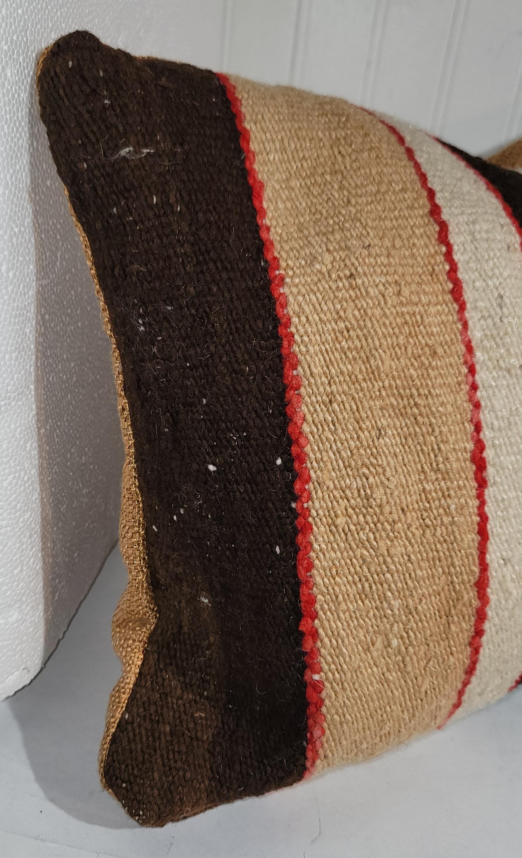 Stile Adirondack Cuscini a forma di freccia con tessitura indiana Navajo - coppia in vendita