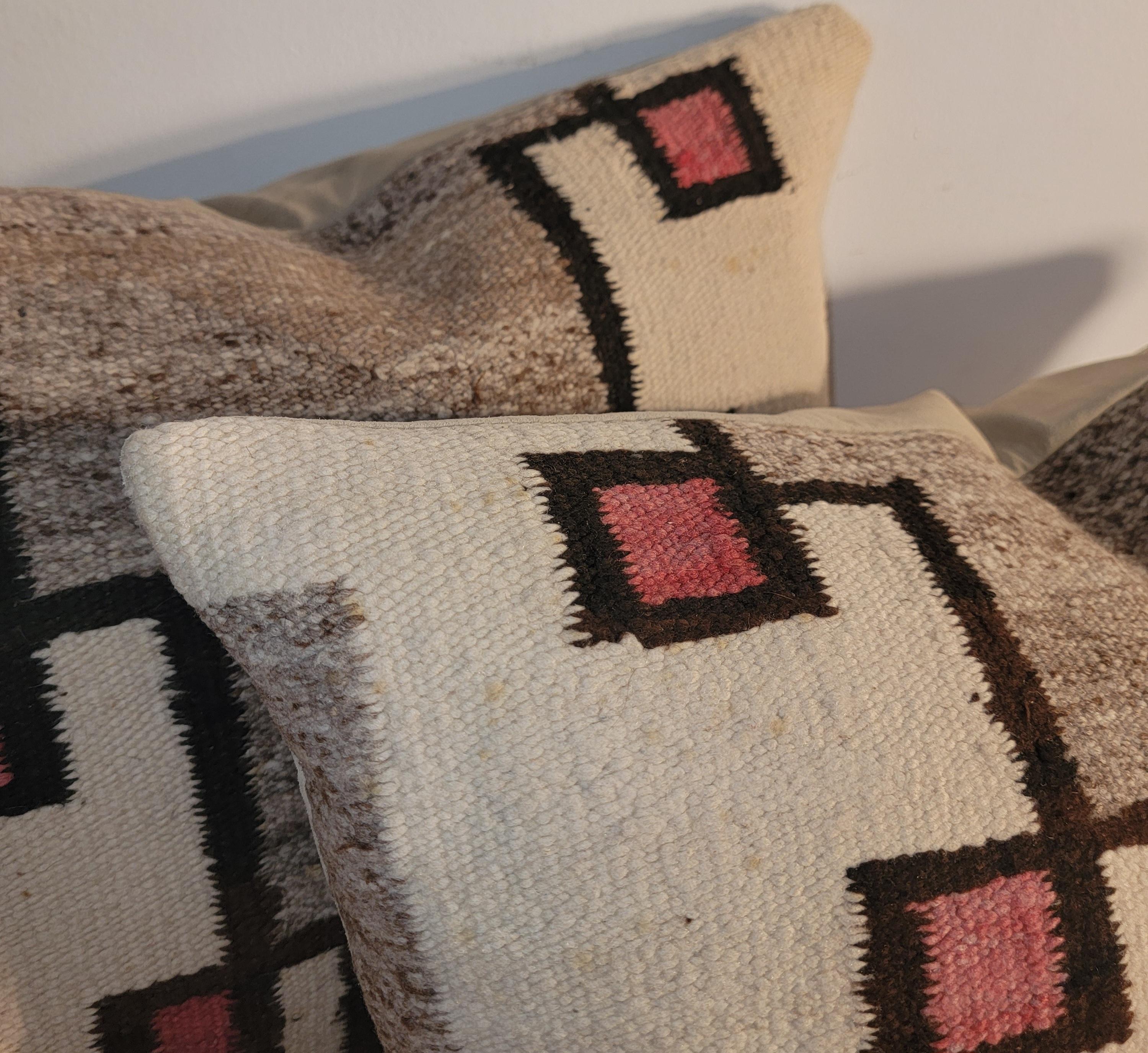 Fait main Navajo Indian Weaving Bolster Pillows -Pair en vente