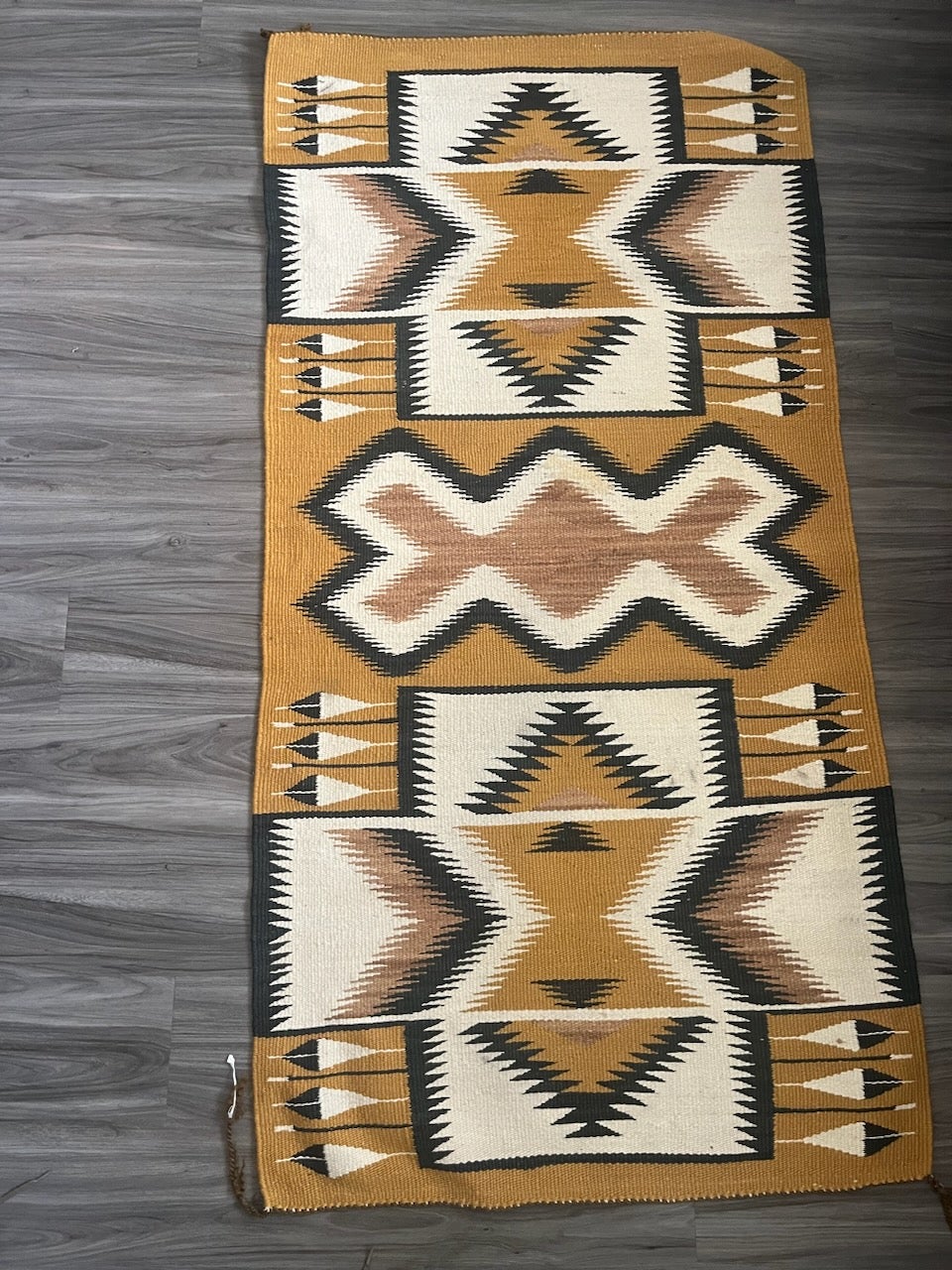 Hand-Woven Navajo Indian Weaving ( Chinle ) Rug