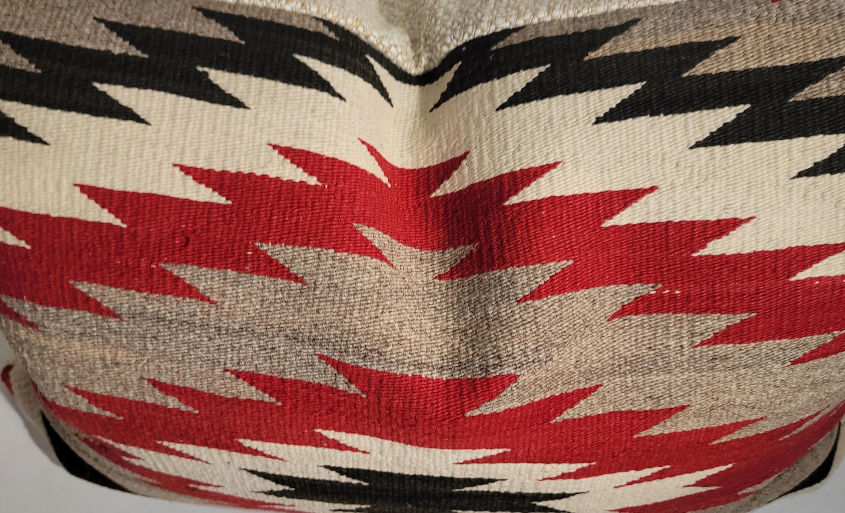 Cuscino Navajo Indian Weaving Eye Dazzler In condizioni buone in vendita a Los Angeles, CA