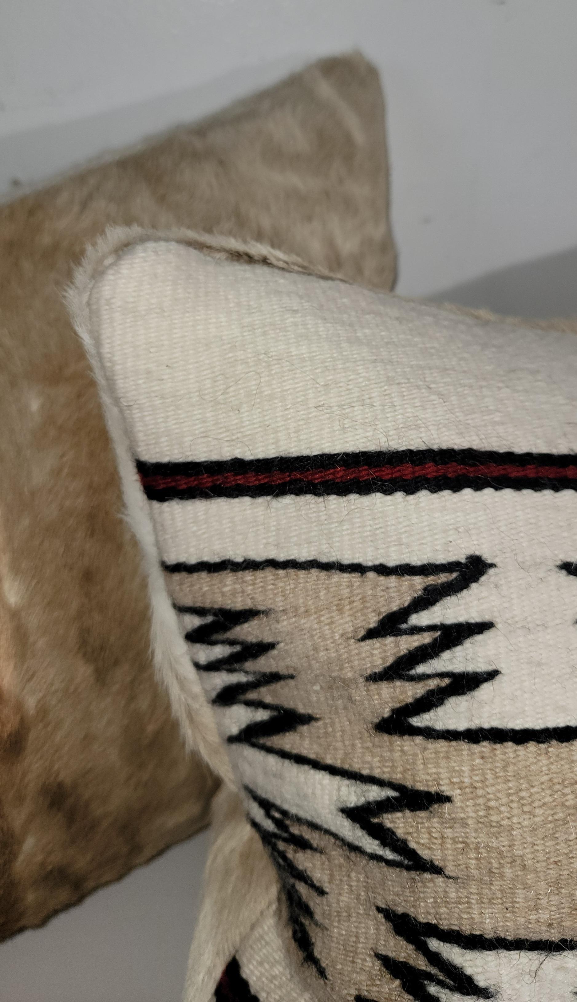 Adirondack Oreillers en tissage indien Navajo avec dos en peau de veau en vente