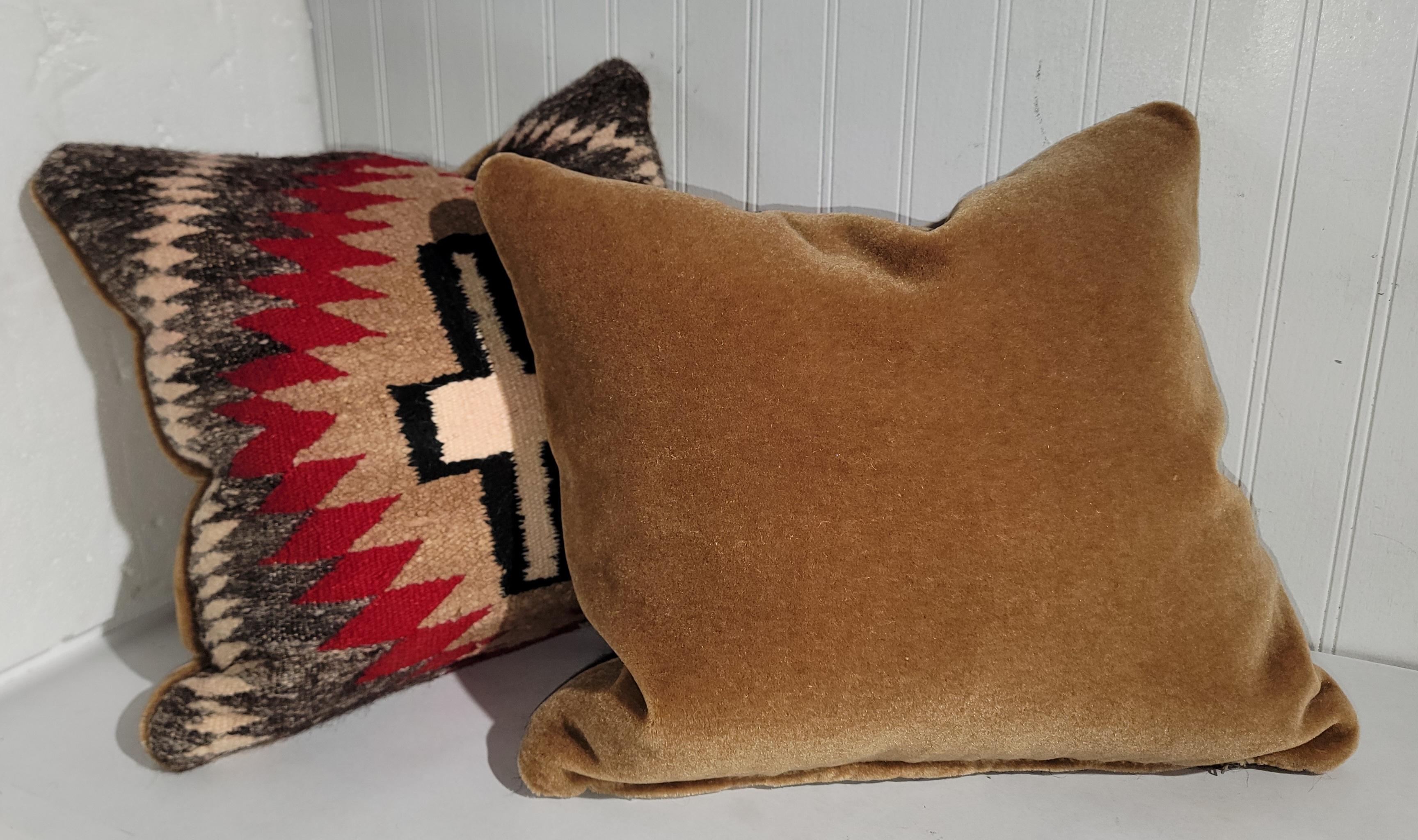 Adirondack Navajo Indian Weaving Pillows w/ Crosses -Pair en vente