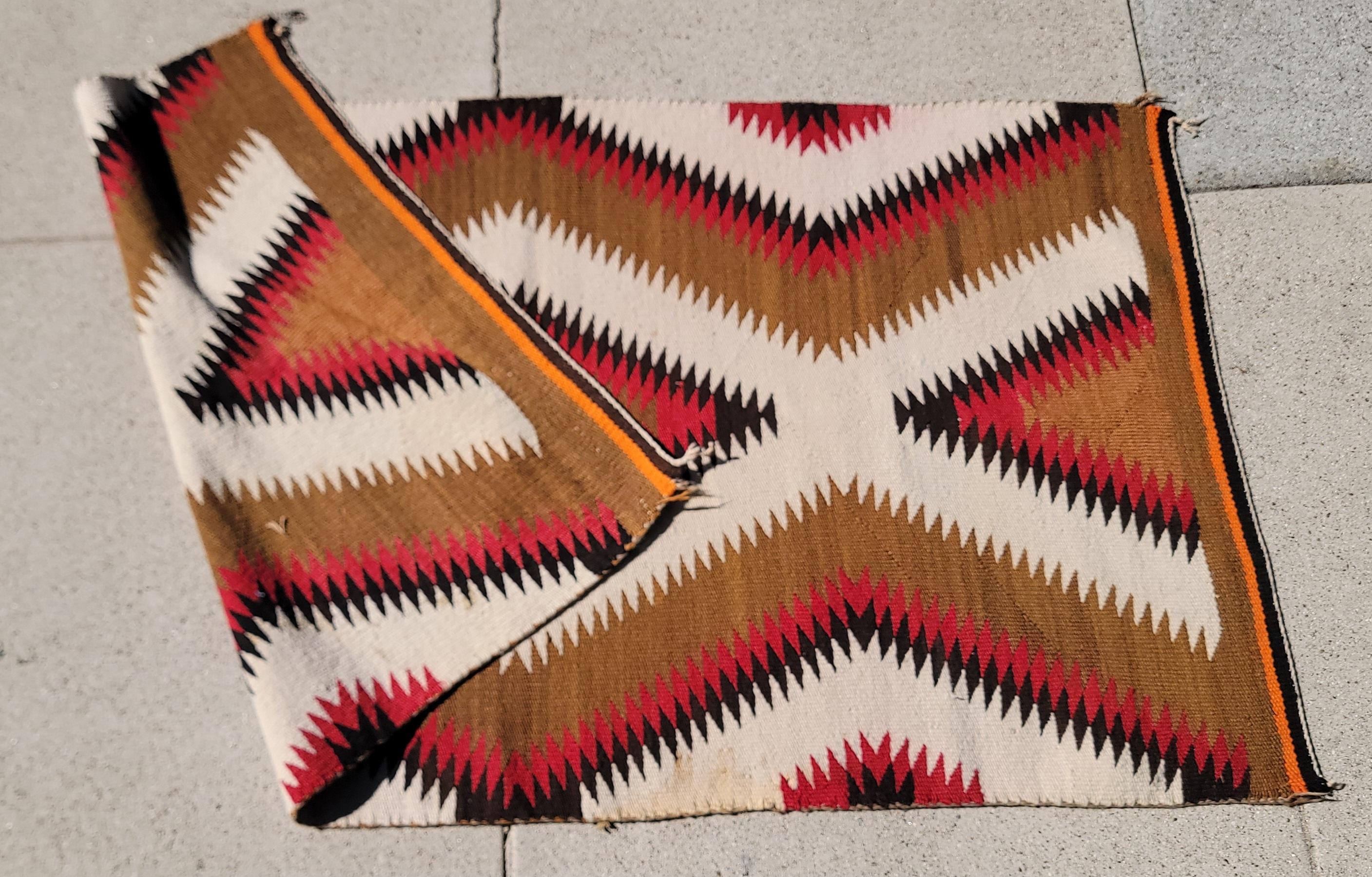 Americano Tappeto a tessitura indiana Navajo in vendita