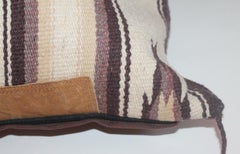 Coussin couverture de selle tissage indien Navajo avec bordure en cuir
