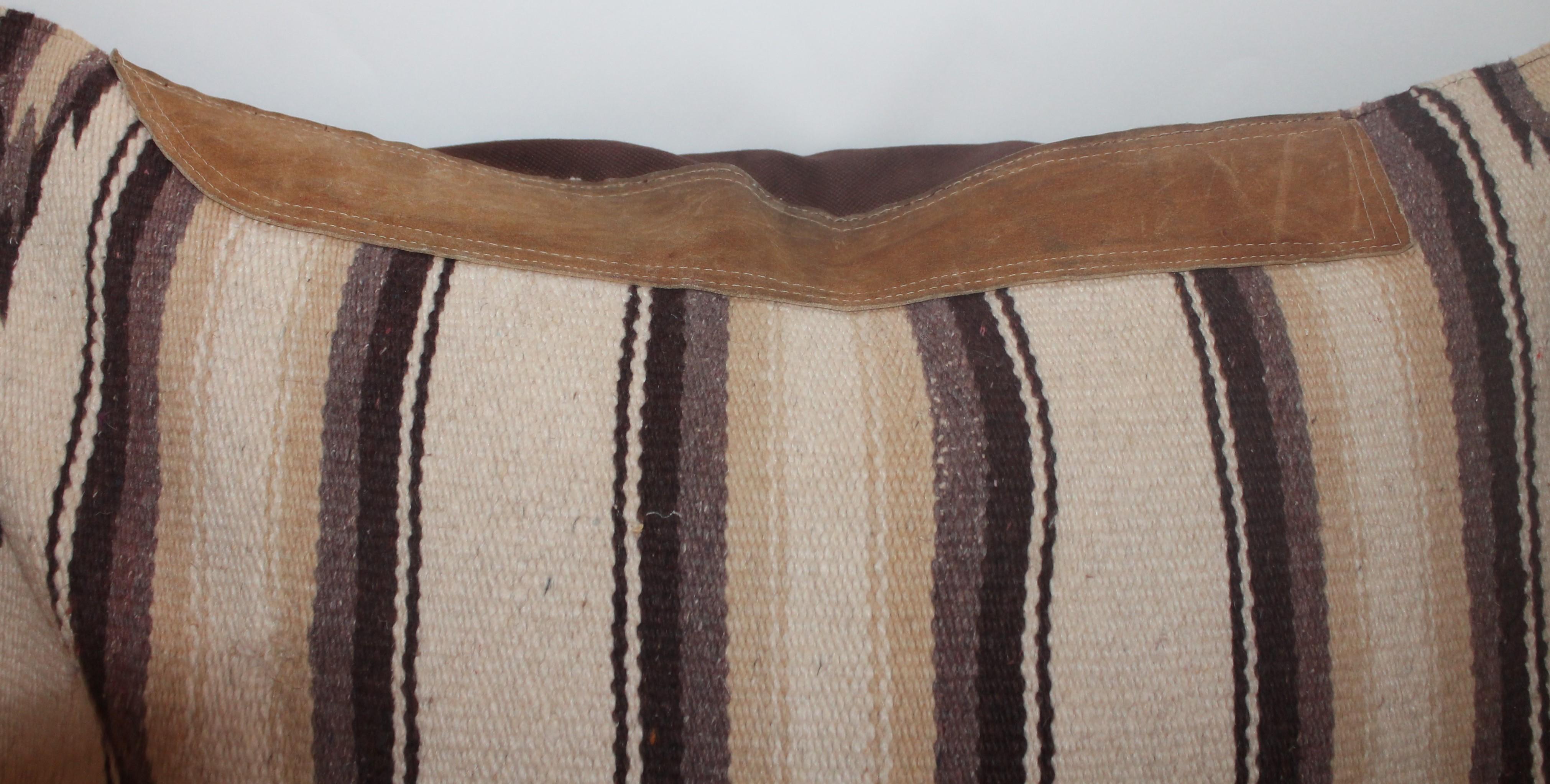 Americano Cuscino Navajo Indian Saddle Blanket Pillows con finiture in pelle in vendita
