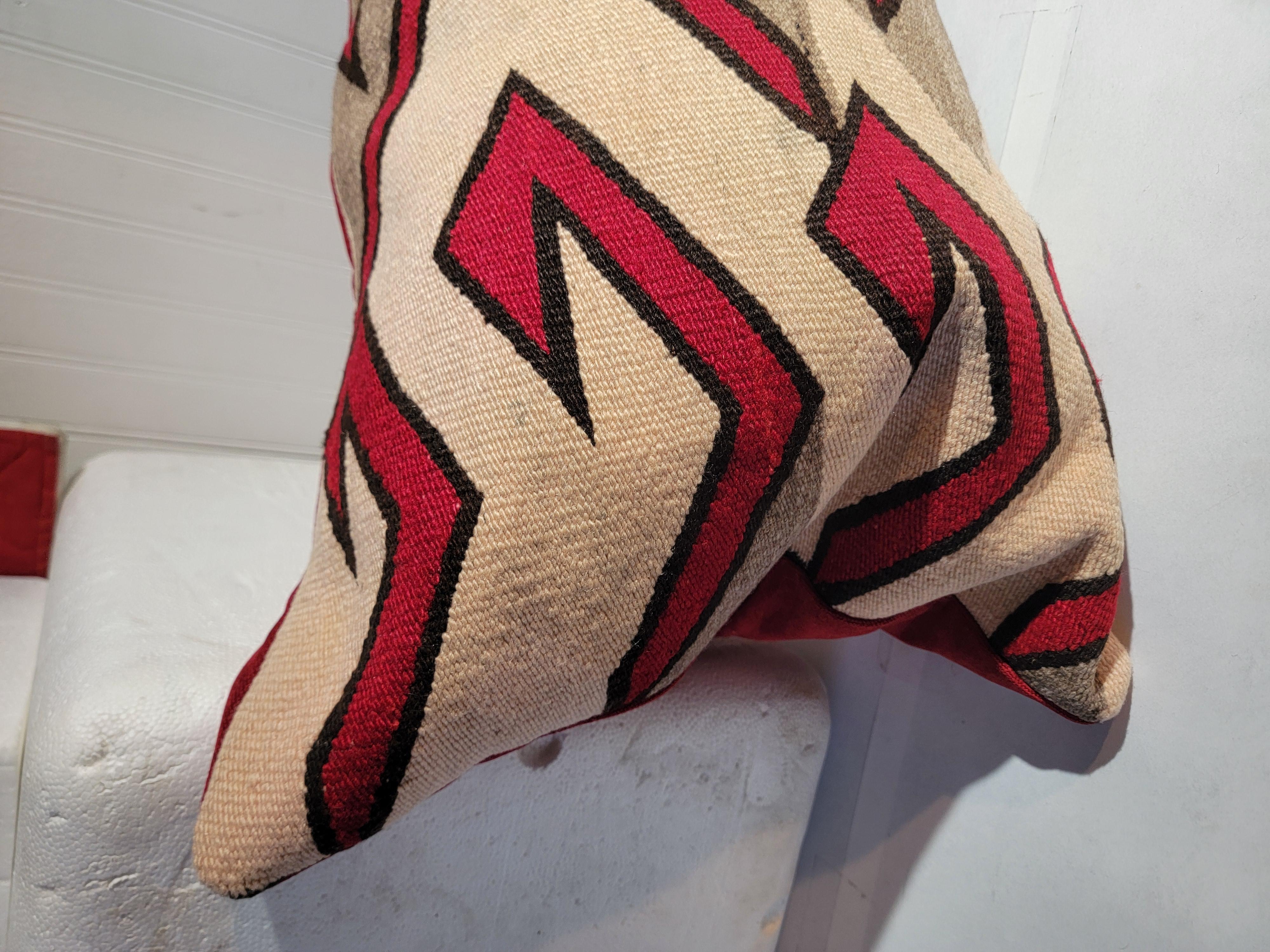 Navajo Indian Weaving Saddle Blanket Pillows (Wolle) im Angebot
