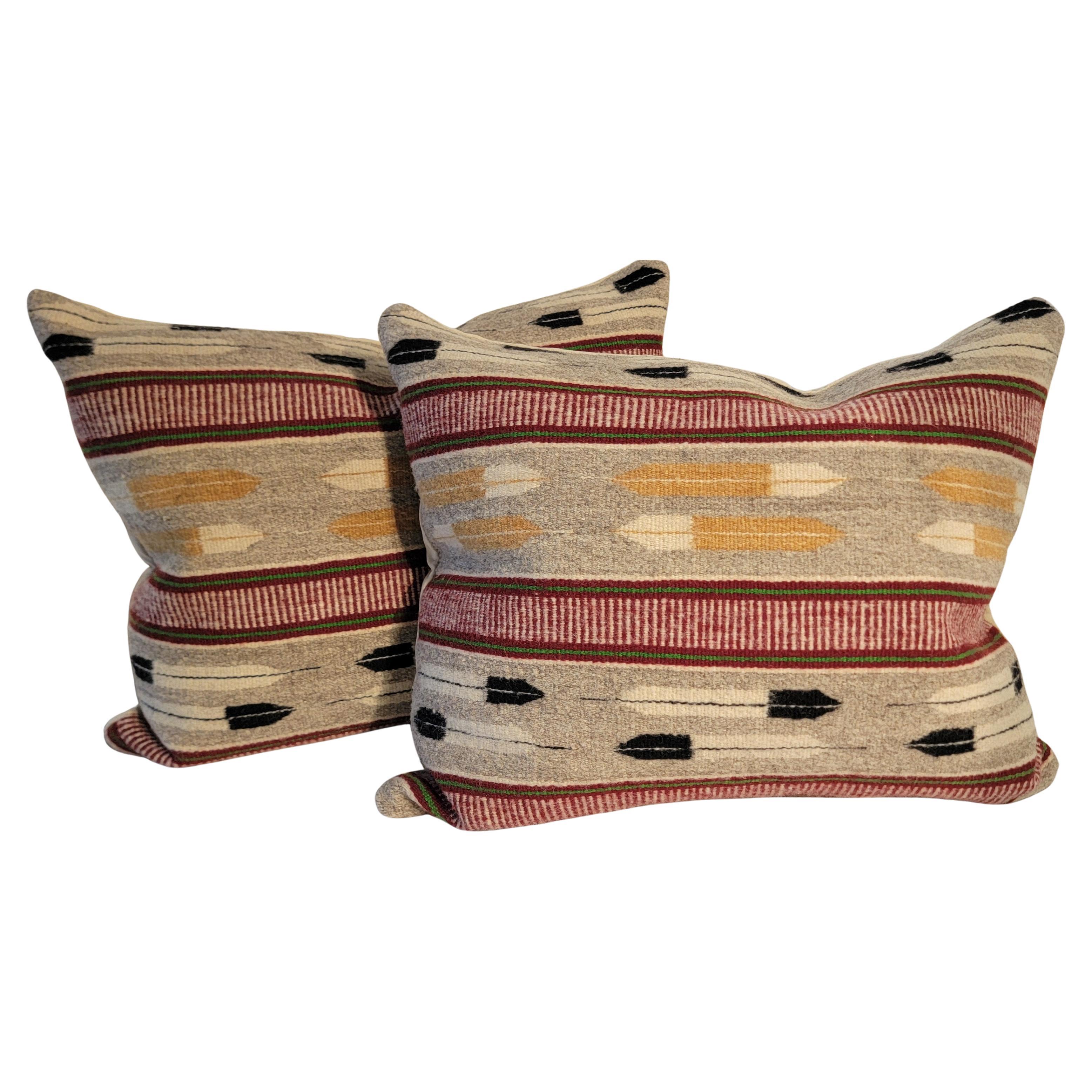 Cuscini in tessuto indiano Navajo con piume - coppia