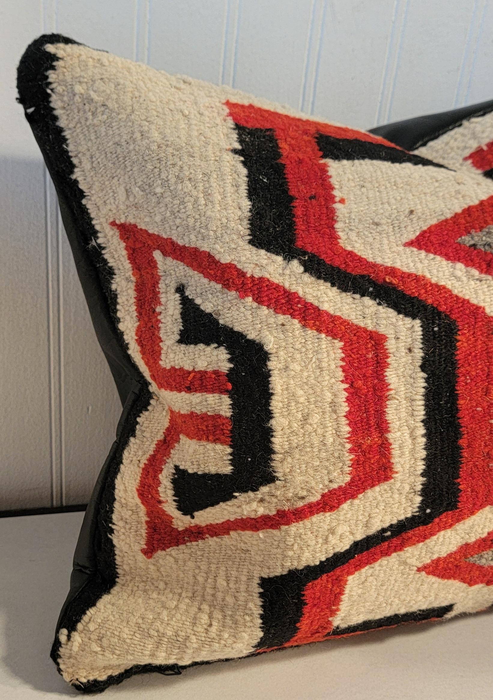 Artisanat Tissage indien Navajo avec support en cuir en vente