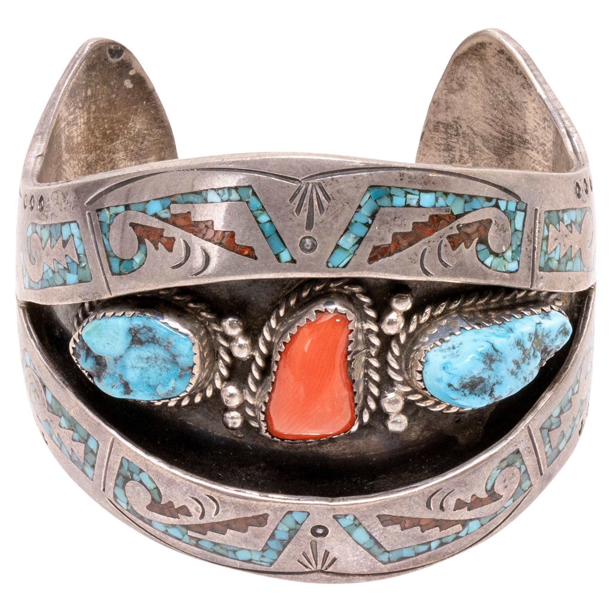 Pulsera brazalete con incrustaciones navajo en venta
