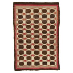 Navajo-Teppich im Kelim-Stil in Rot, Beige-Weiß mit geometrischem Muster von Teppich & Kelim