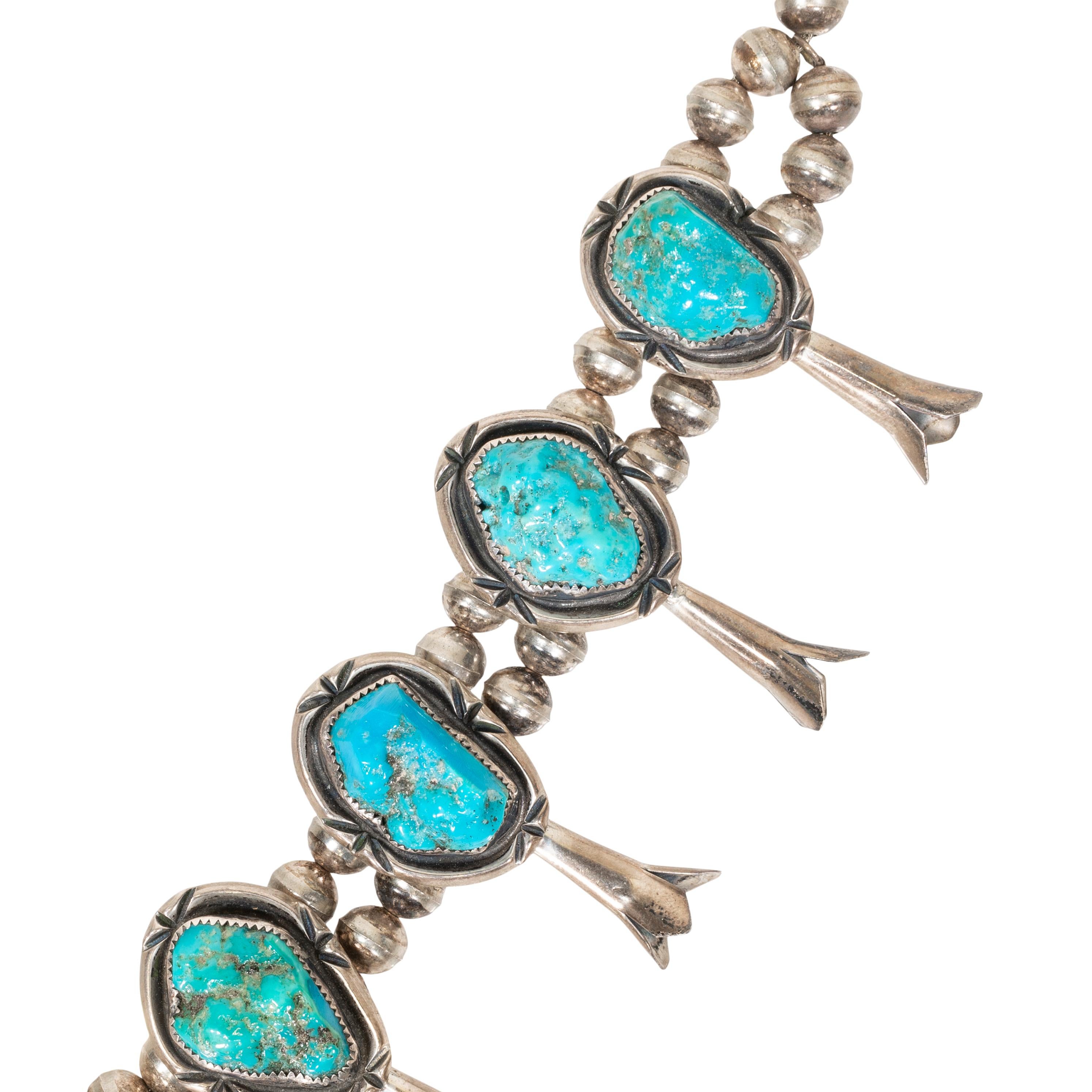 Navajo Kingman Turquoise Squash Blossom Bon état - En vente à Coeur d Alene, ID