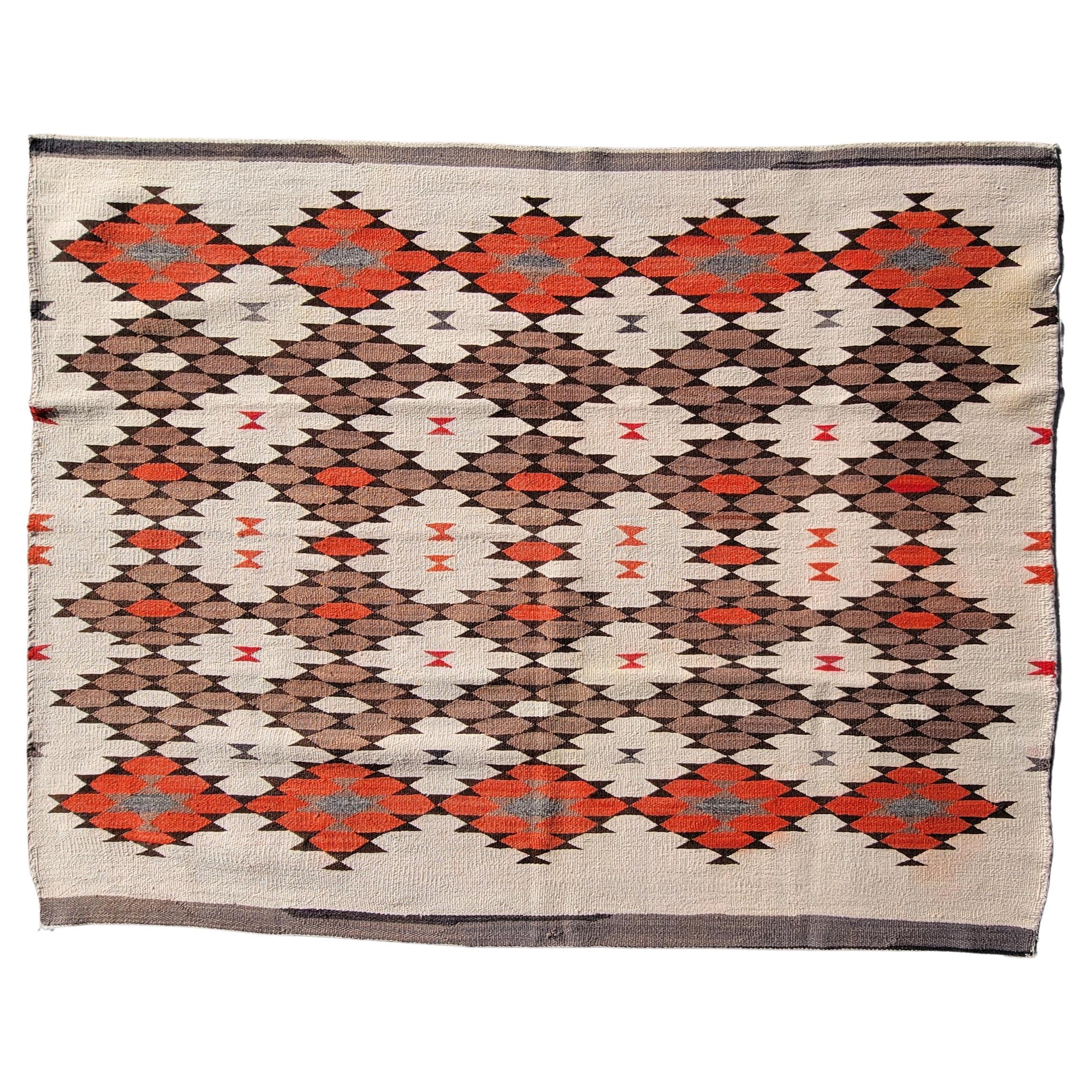 Navajo Manta Shoulder Blanket (Eye Dazzler) For Sale