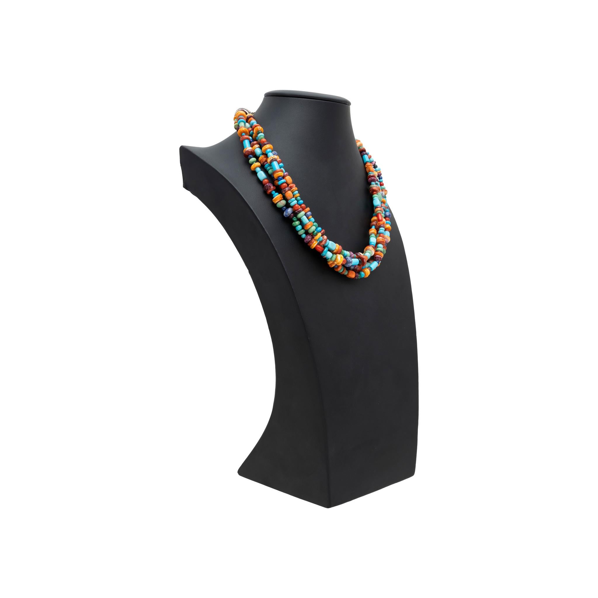 Nativo americano Collana di perline a più fili in vendita