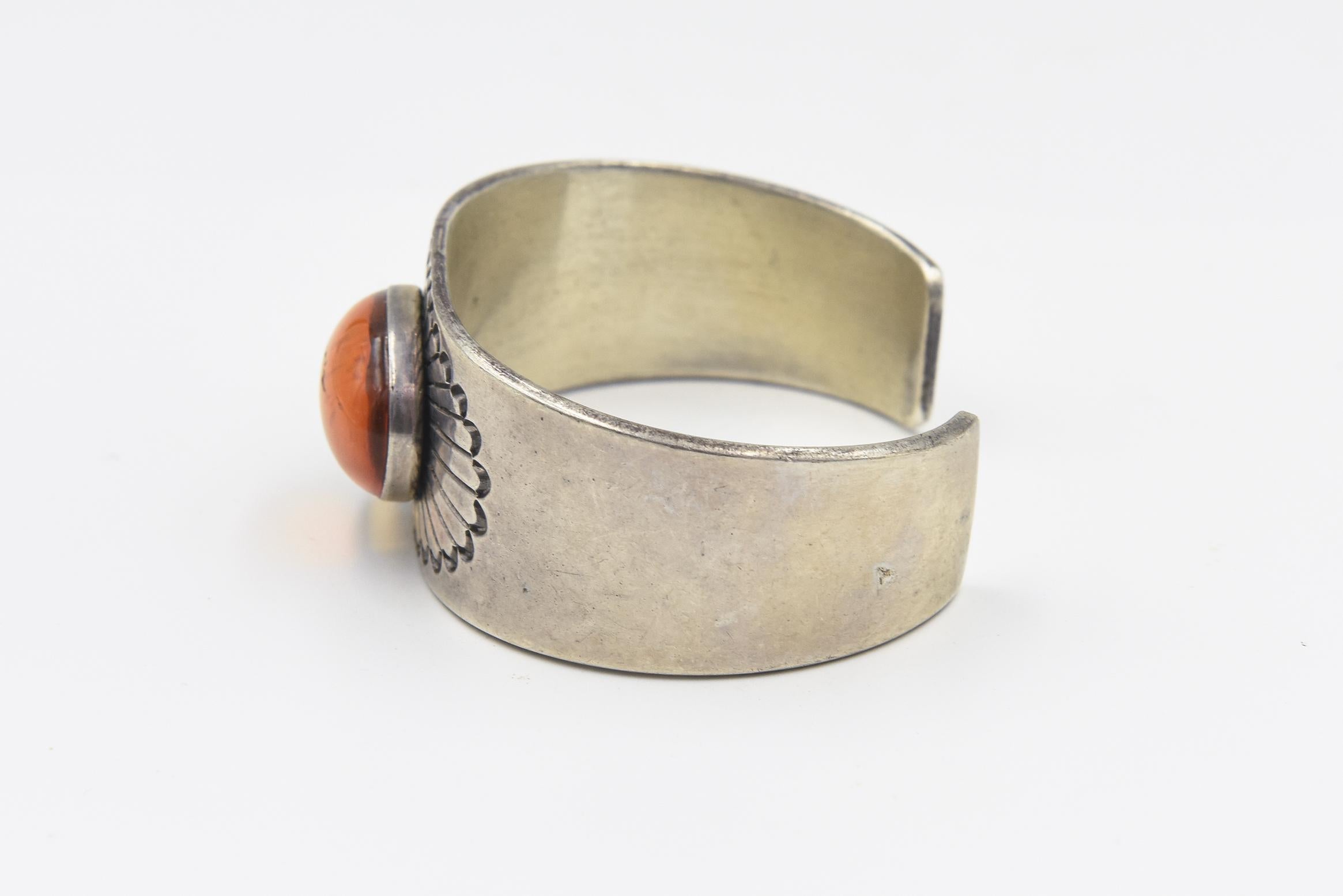 Navajo Native American Amber Sunburst Flower Cuff Bracelet In Good Condition For Sale In Miami Beach, FL