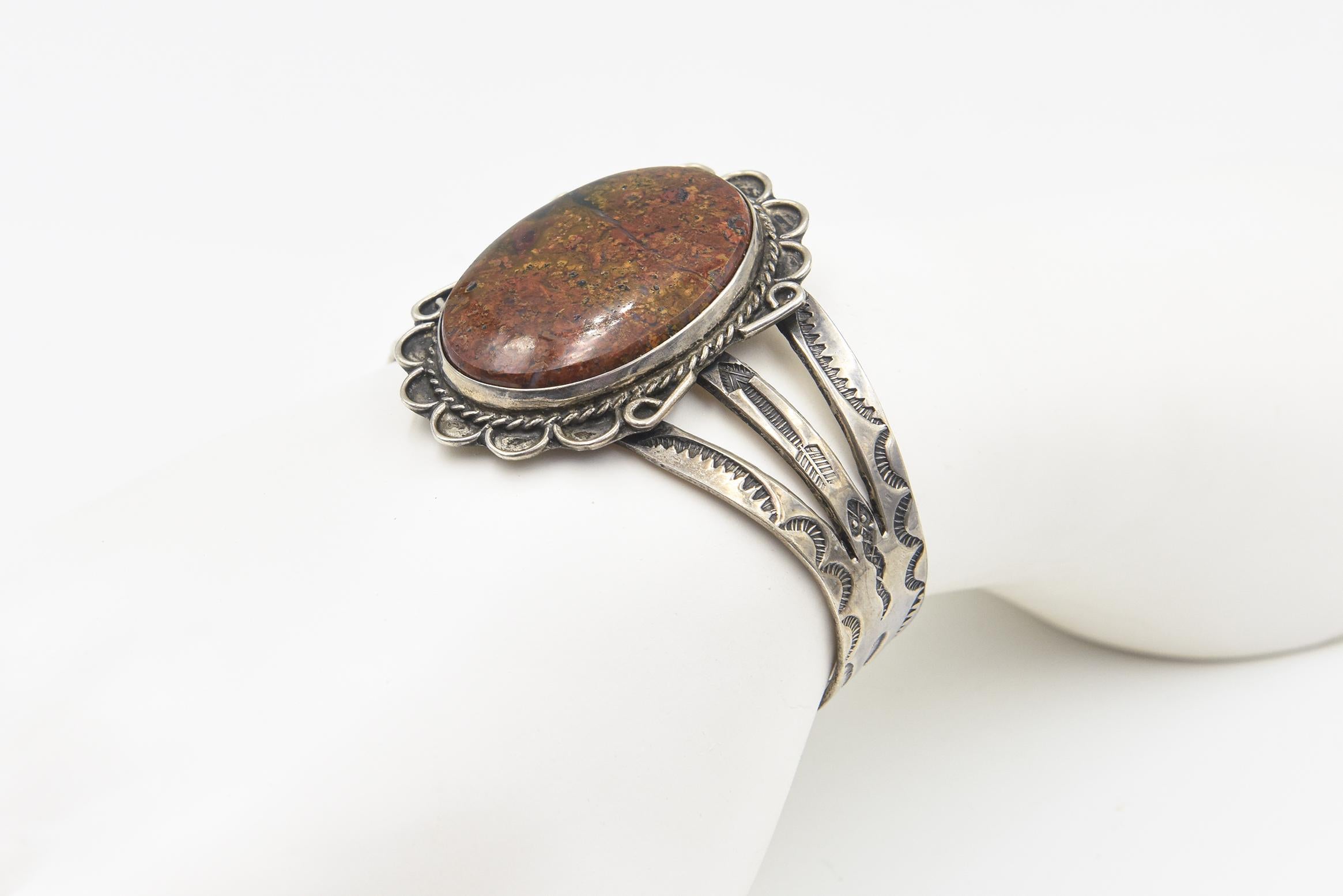 Bracciale in argento con calcedonio dei nativi del Navajo in vendita 4