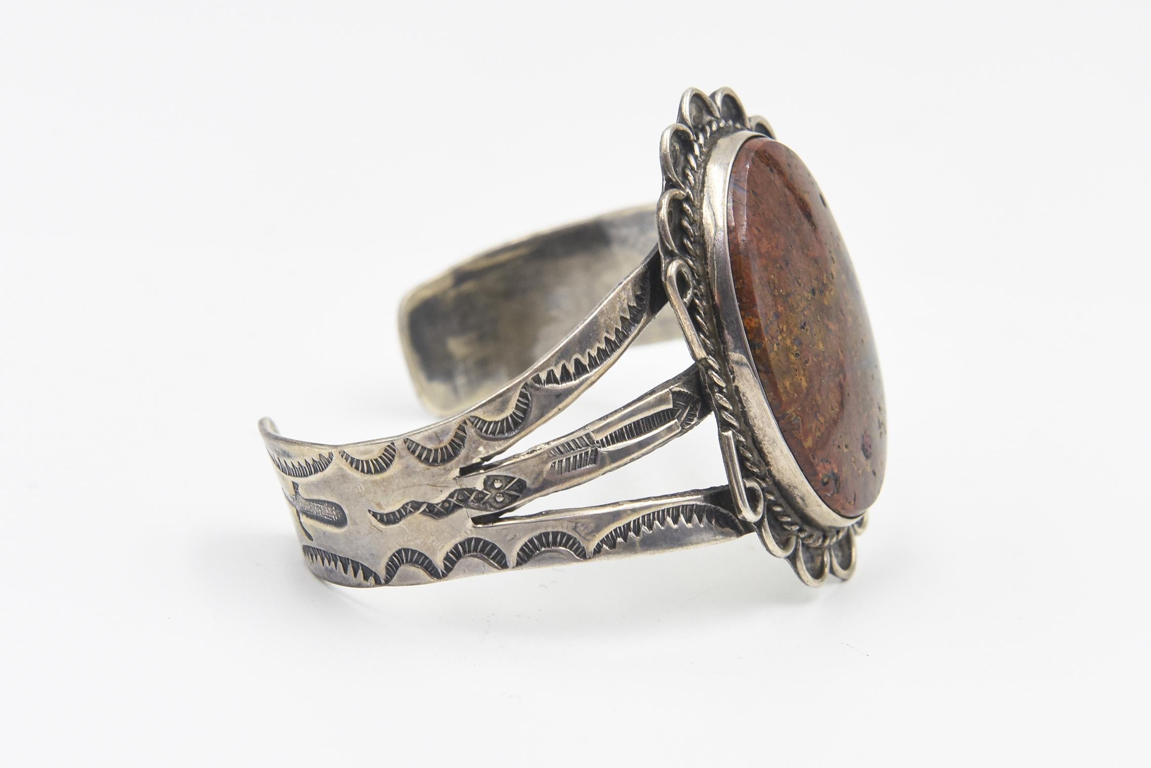 Nativo americano Bracciale in argento con calcedonio dei nativi del Navajo in vendita