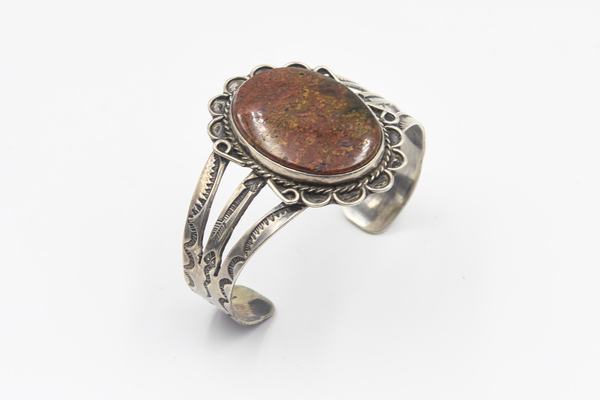 Bracciale in argento con calcedonio dei nativi del Navajo in vendita 2