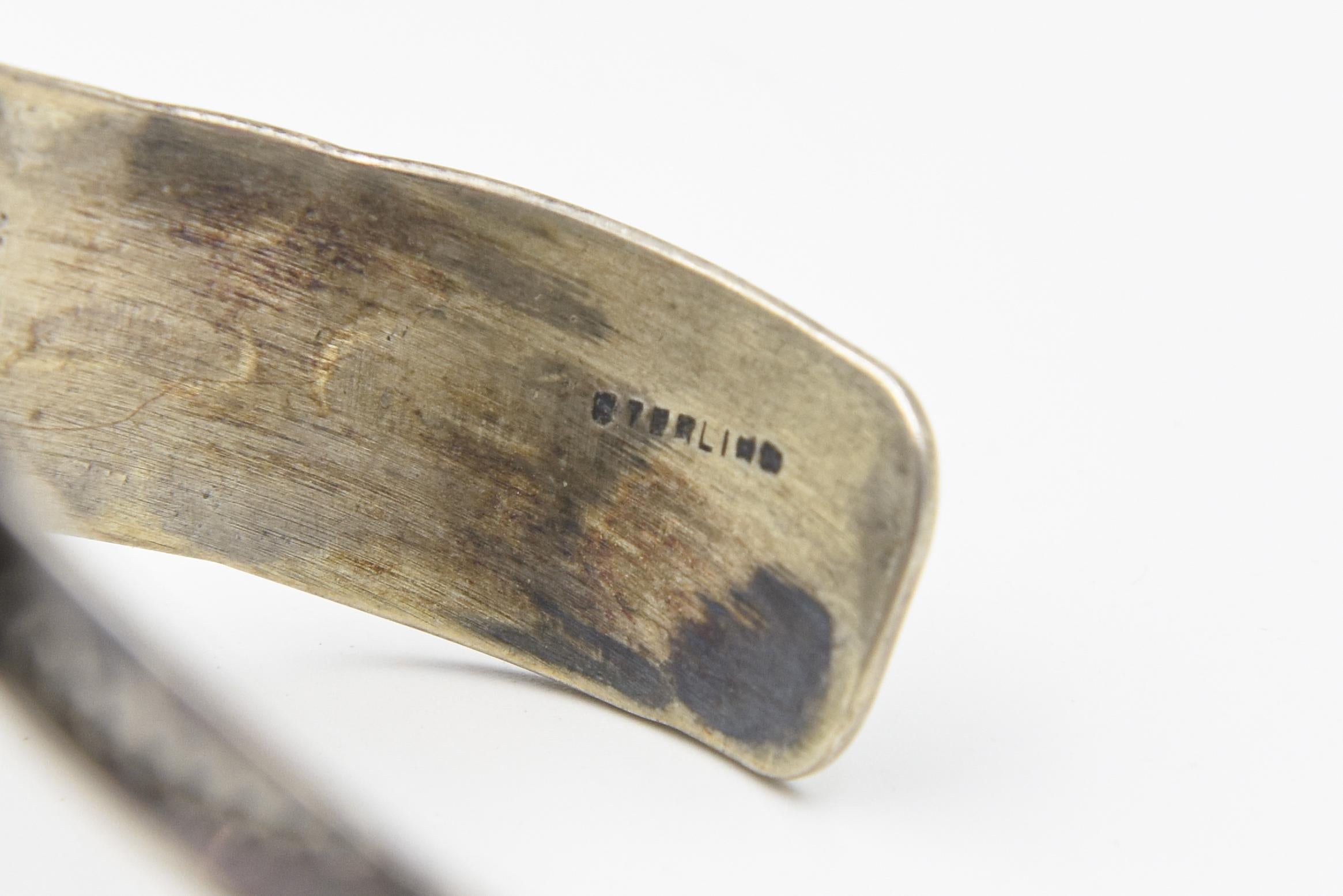 Bracciale in argento con calcedonio dei nativi del Navajo in vendita 3