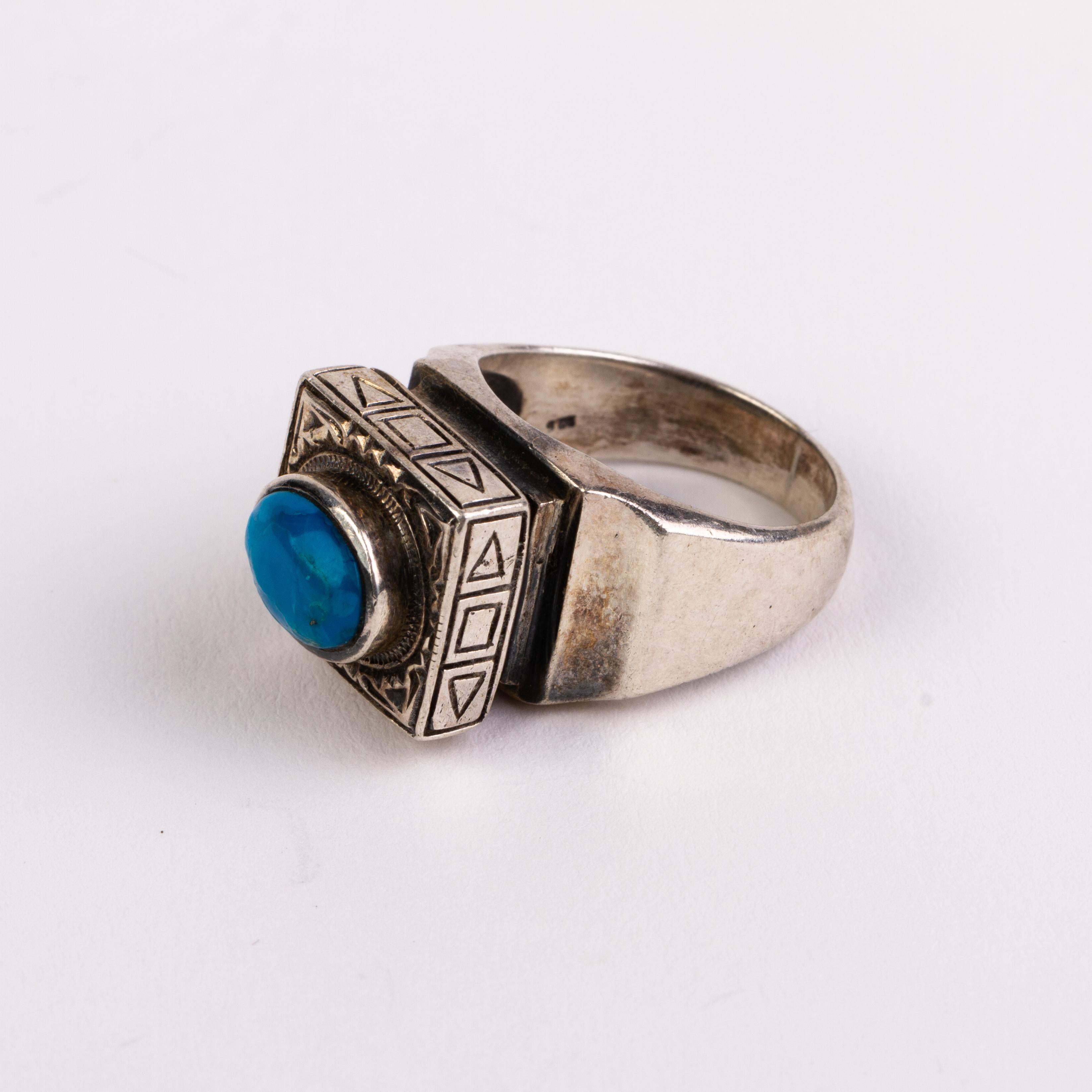 Navajo Native American Natural Turquoise Sterling Silver Ring 
Good condition 
From a private collection.
Free international shipping.