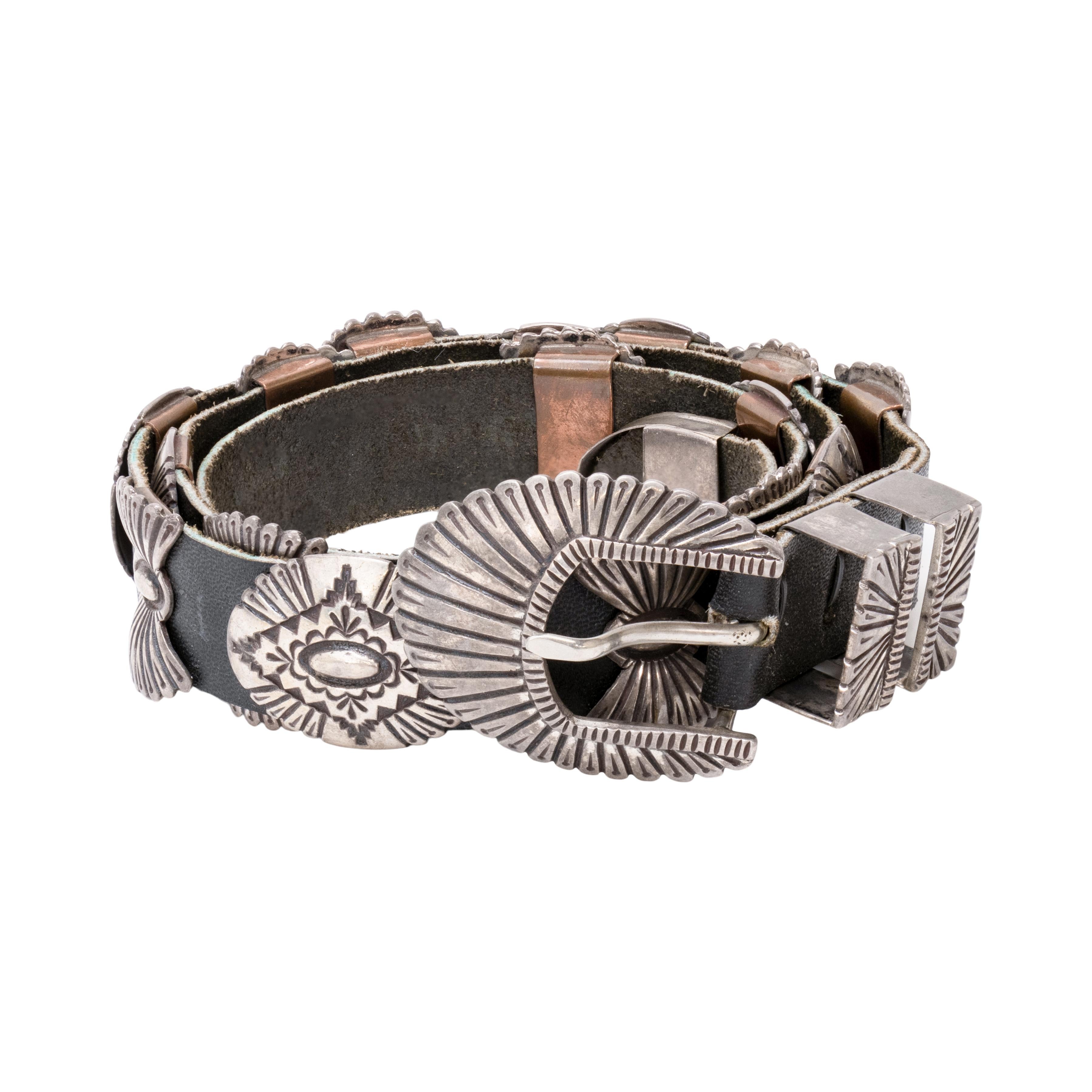 Navajo R. Tom Sterling Silber Concho Gürtel im Zustand „Gut“ im Angebot in Coeur d Alene, ID