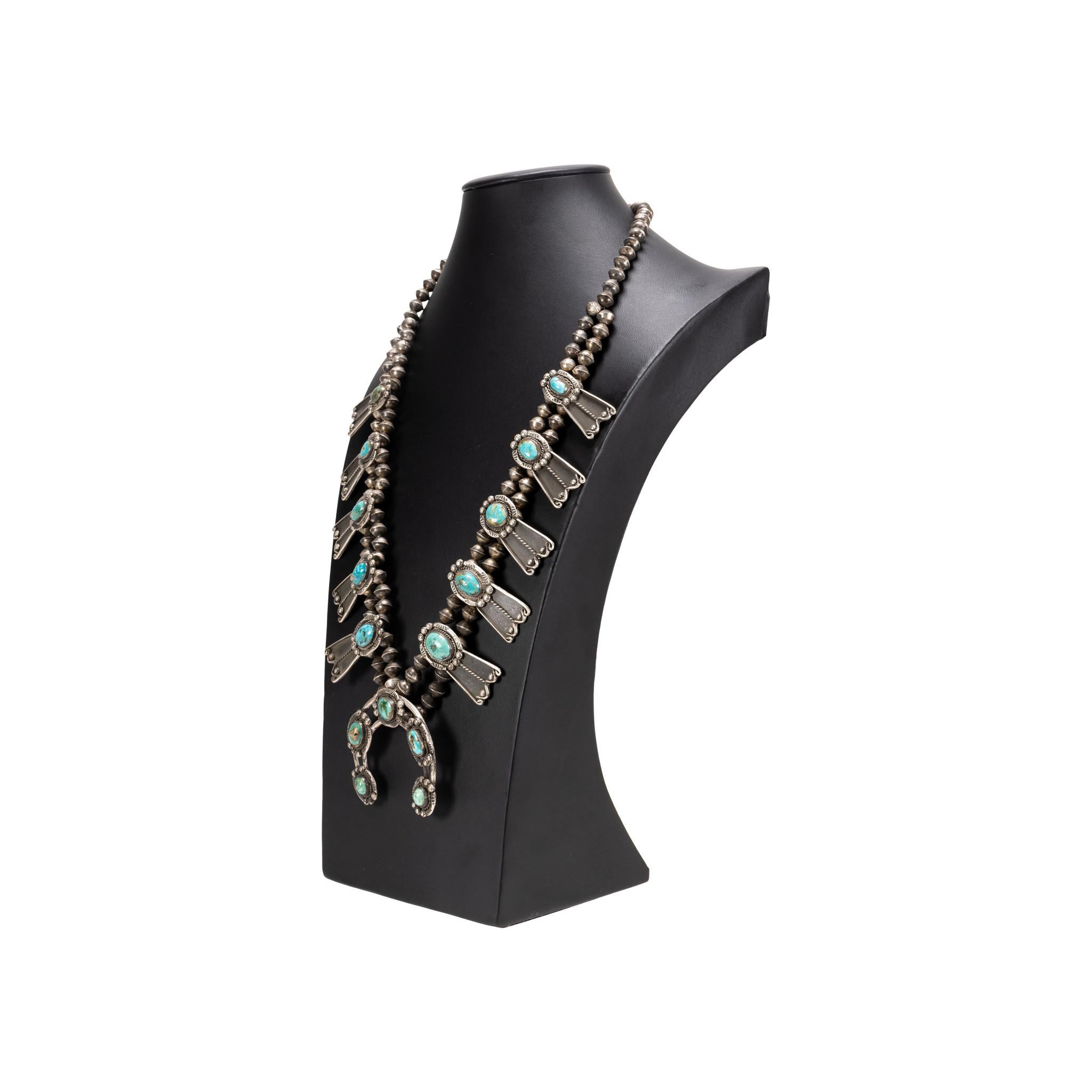 Nativo americano Navajo Red Mountain Turquoise Squash Blossom Necklace in vendita