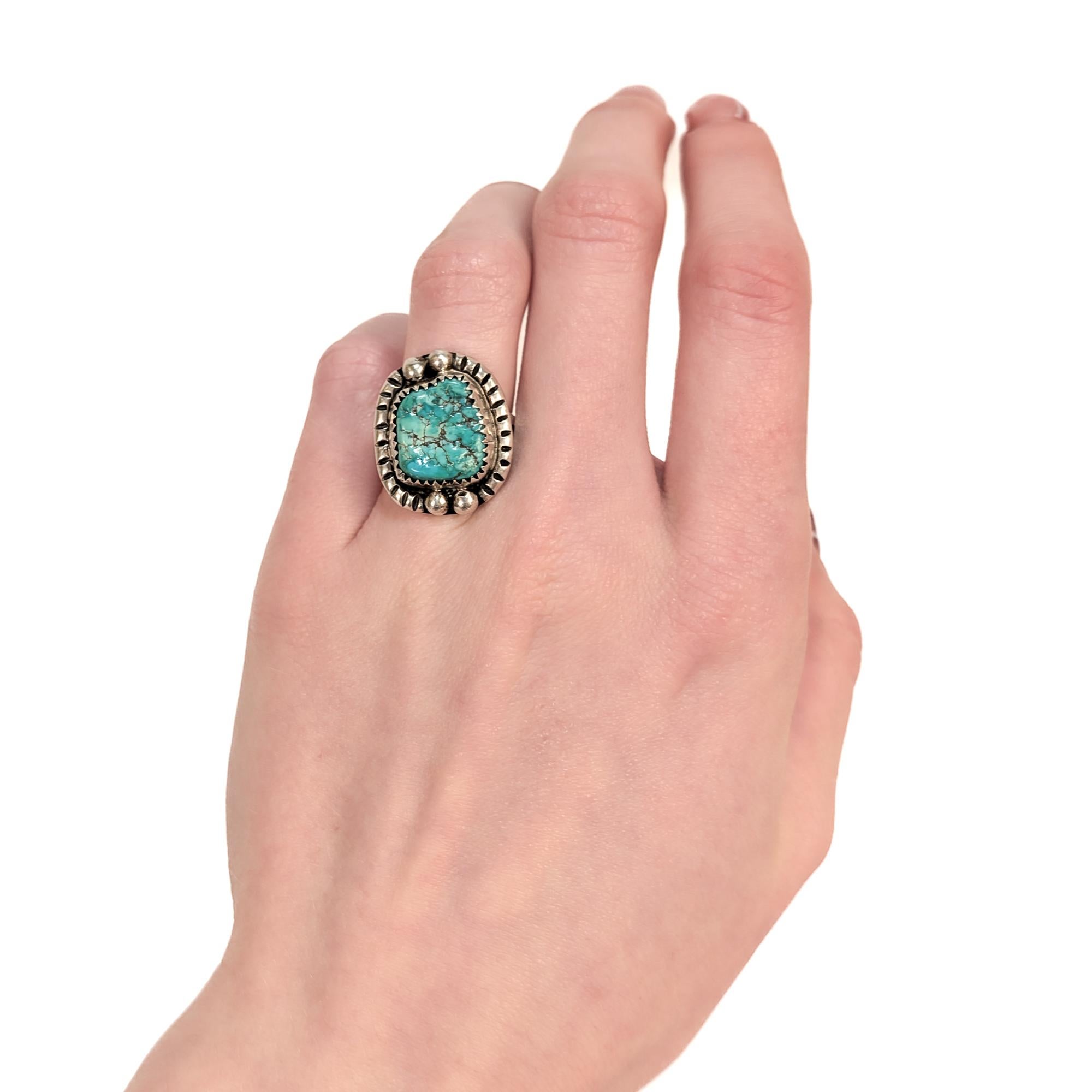 Cabochon Anello Navajo in argento e turchese con cabochon, stile sigillo, di Dan Whitegoat in vendita