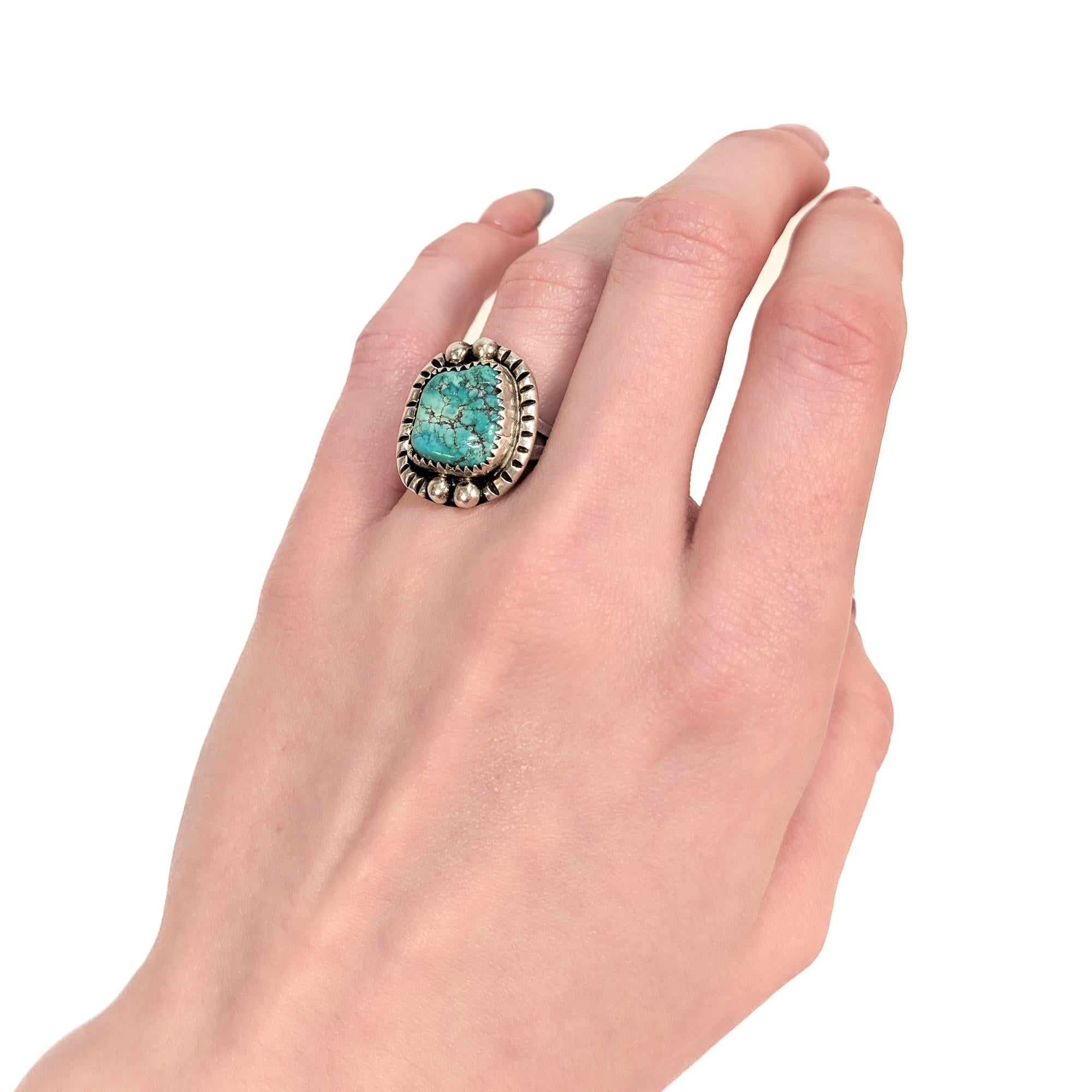 Anello Navajo in argento e turchese con cabochon, stile sigillo, di Dan Whitegoat In condizioni buone in vendita a Philadelphia, PA