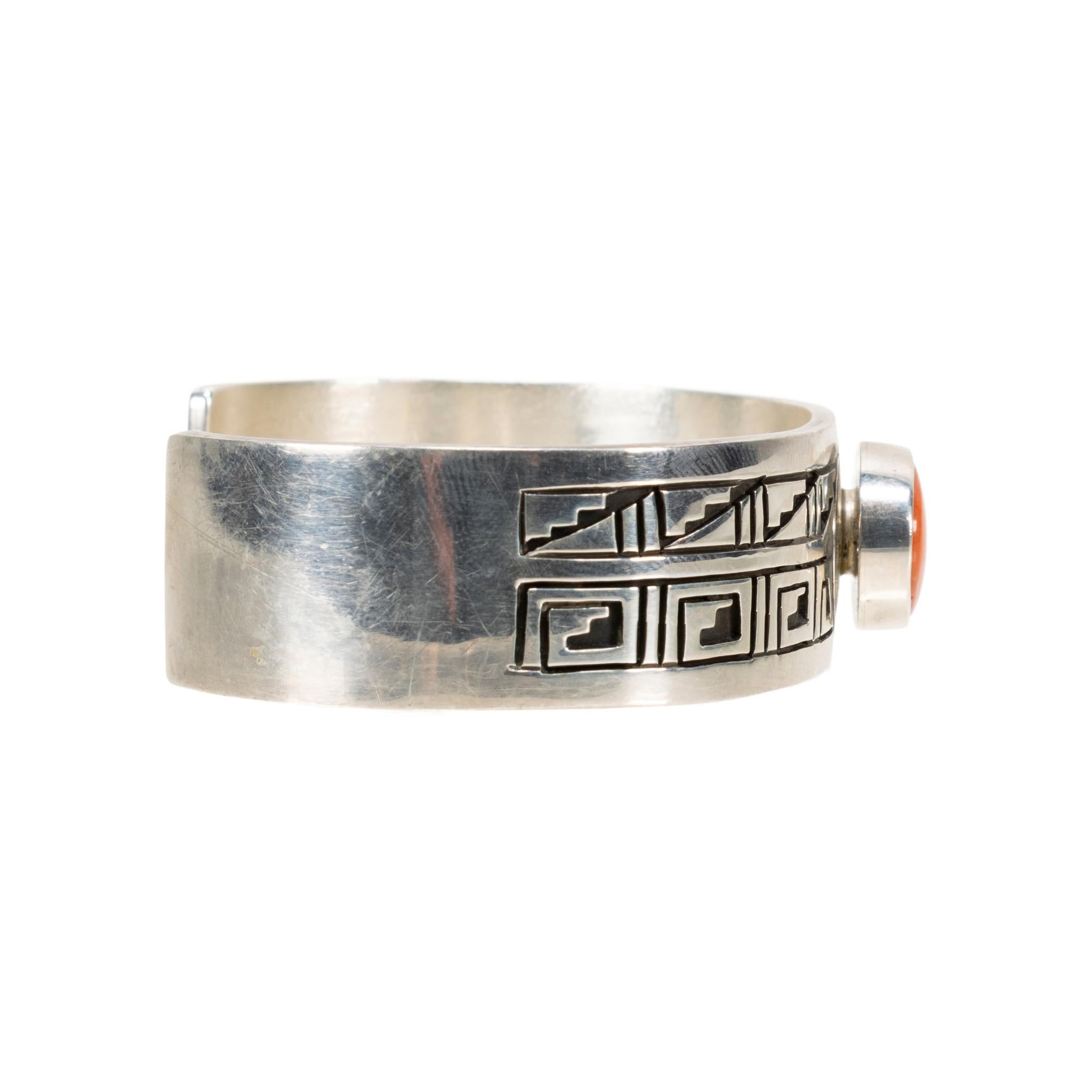 Nativo americano Bracciale in corallo Single Stone di Navajo in vendita