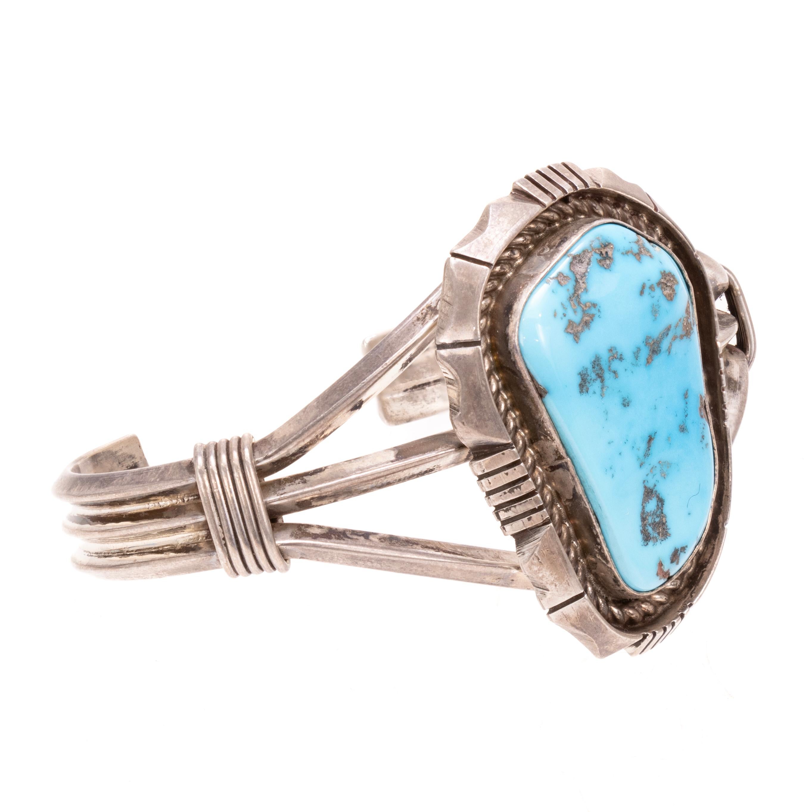 Taglio misto Bracciale Navajo Single Stone in turchese e argento sterling in vendita