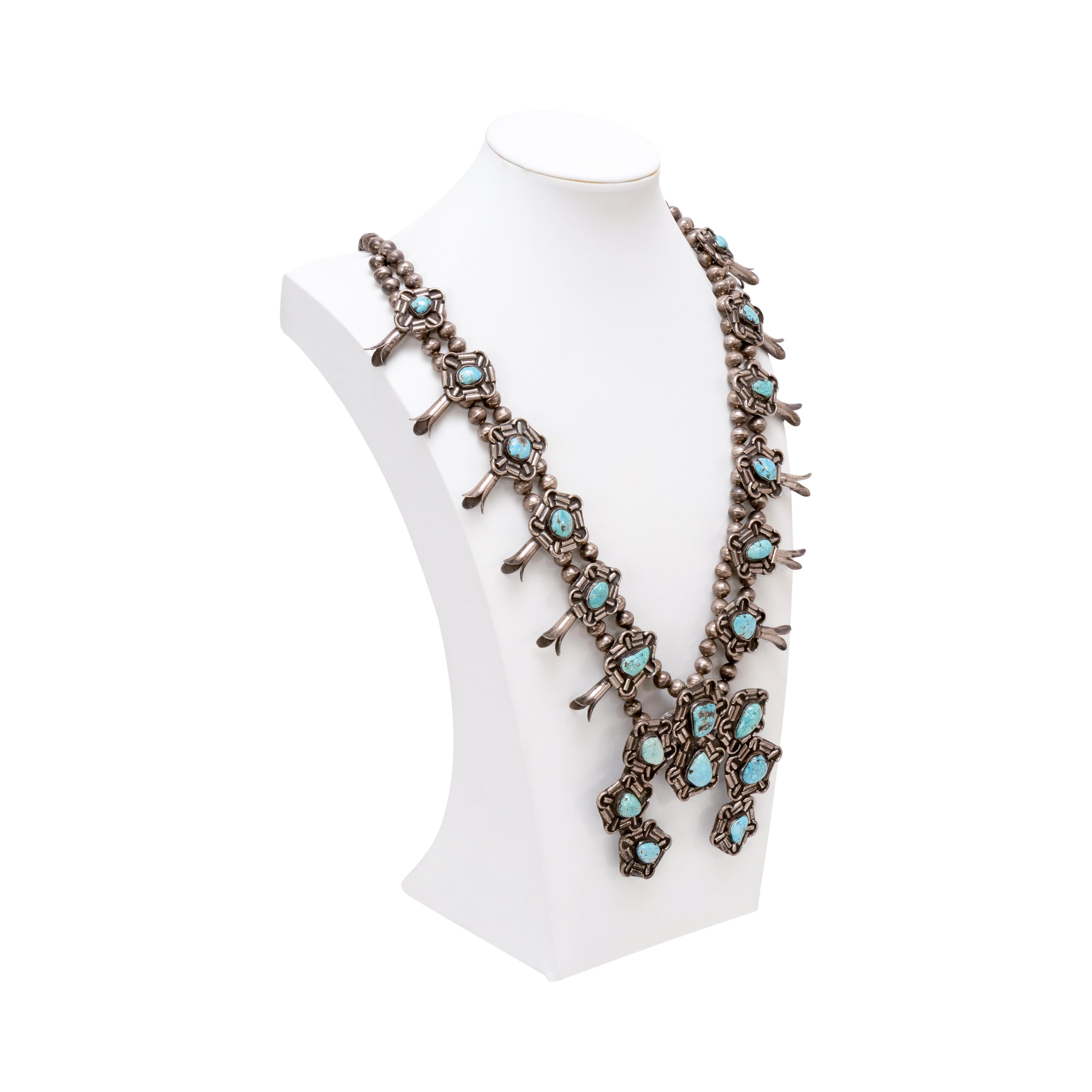Taglio vecchia miniera Collana con fiori di zucca Navajo in vendita