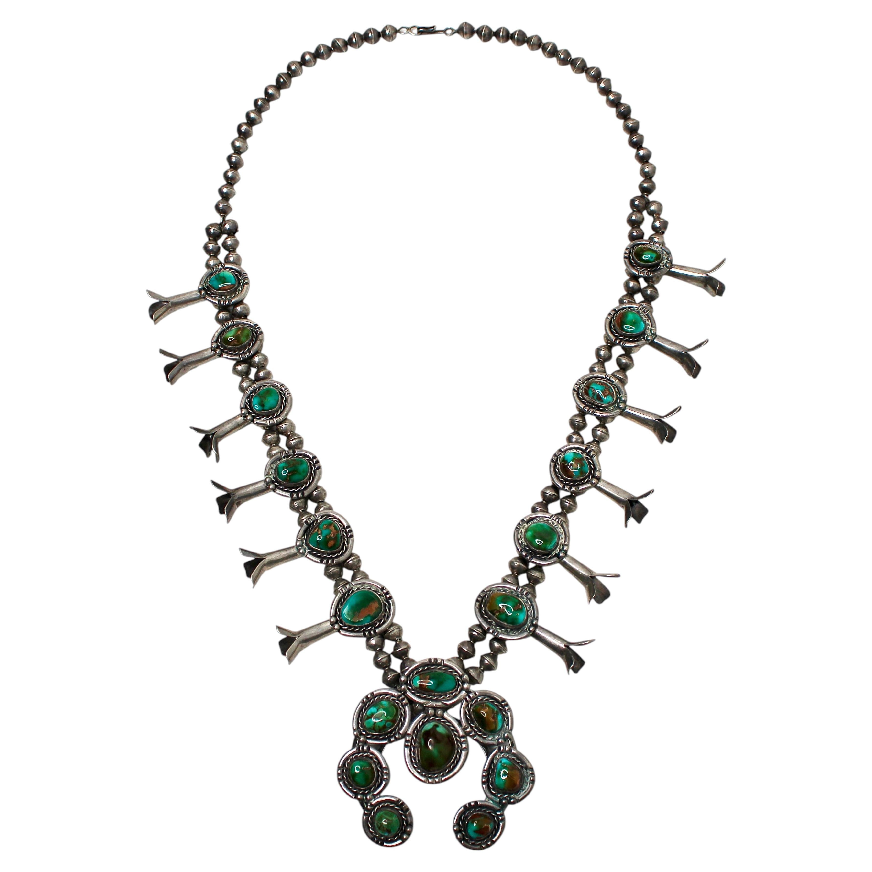 Collar vintage Navajo Squash Blossom de plata de ley y piedra turquesa