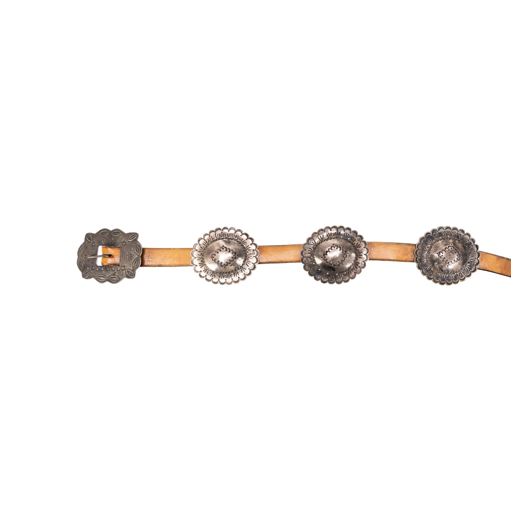 Navajo gestempelt Sterling Silber Concho Gürtel (Indigene Kunst (Nord-/Südamerika)) im Angebot